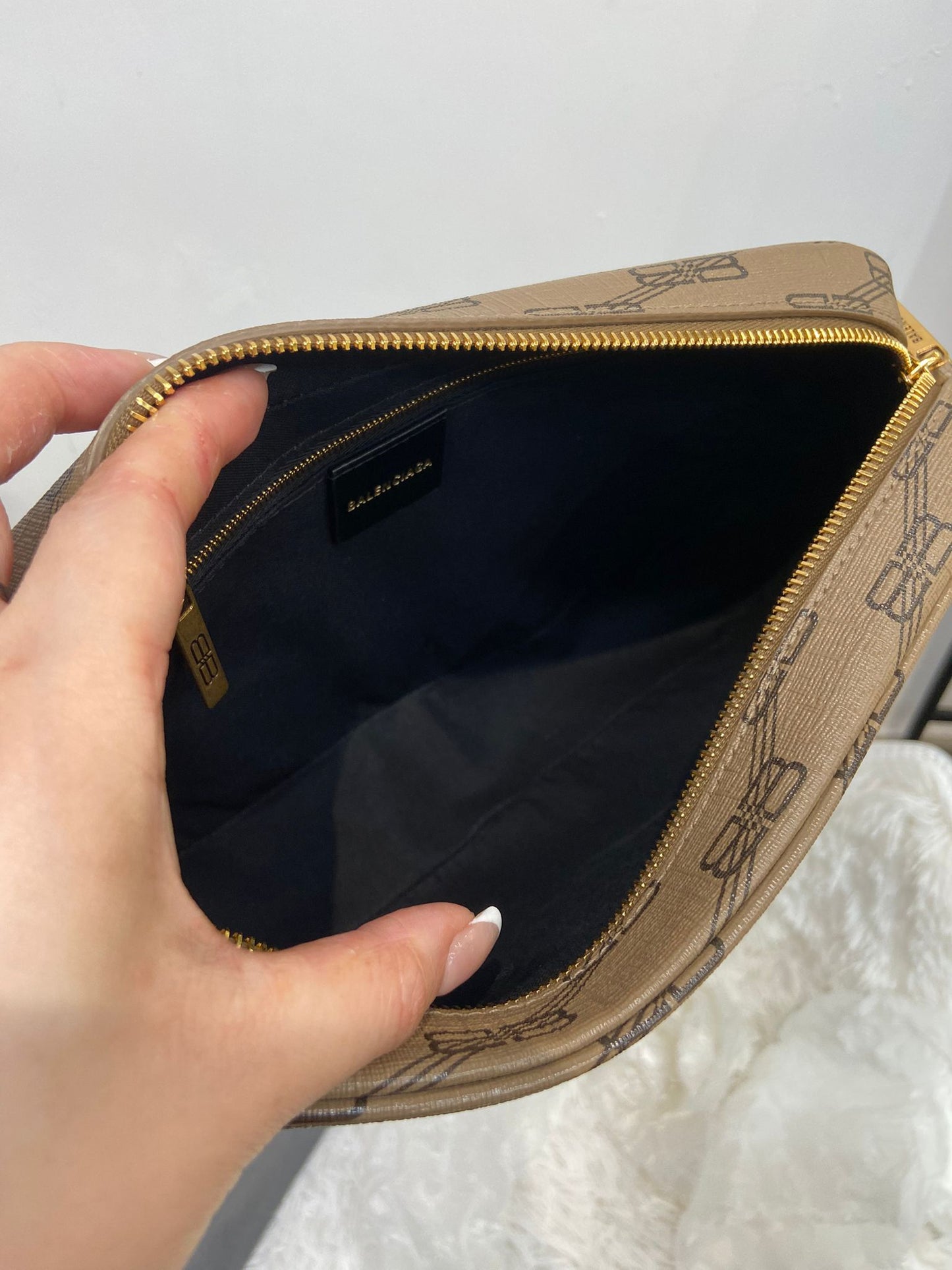 Balenciaga BB monogram 相機包