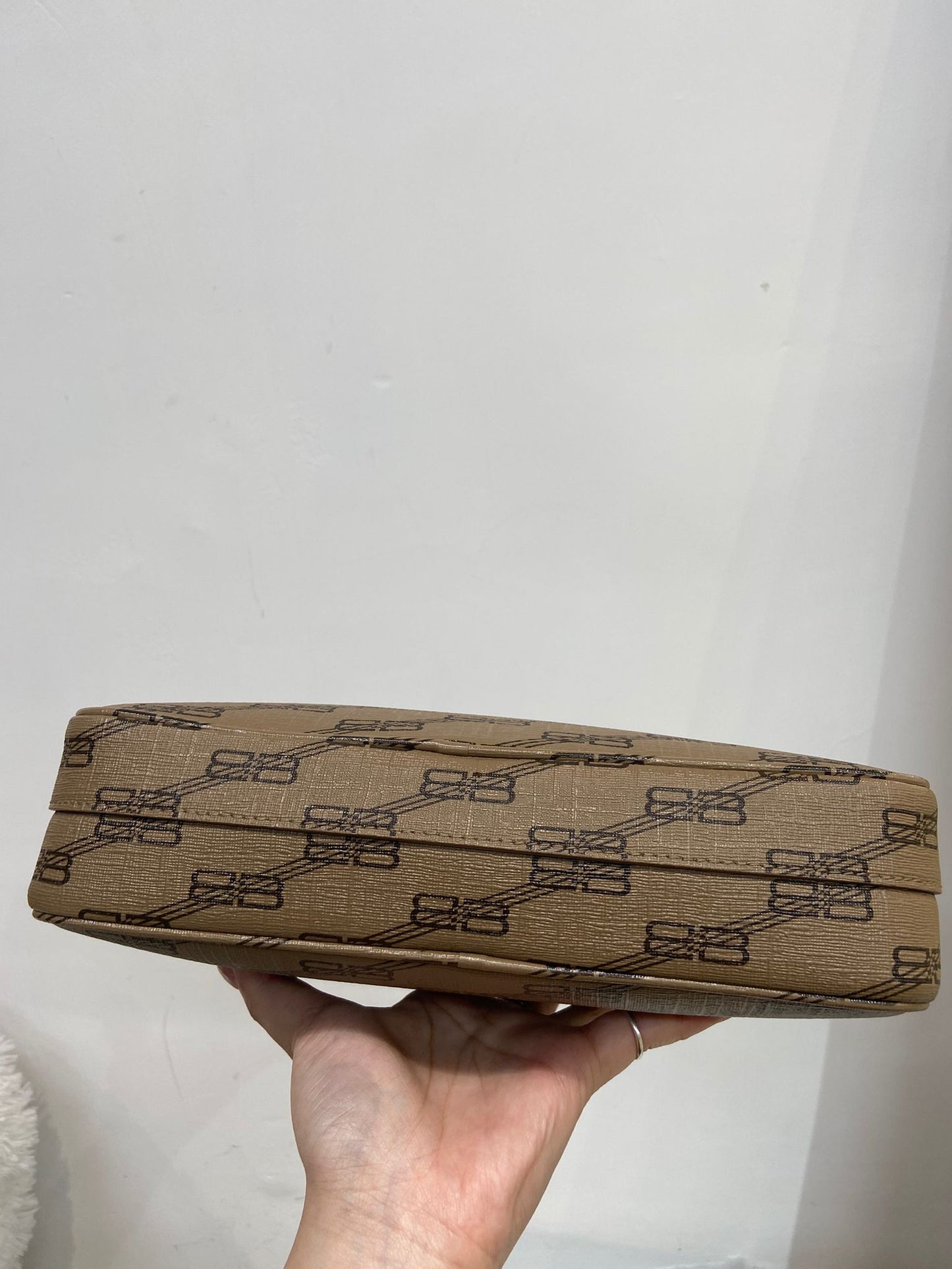 Balenciaga BB monogram 相機包