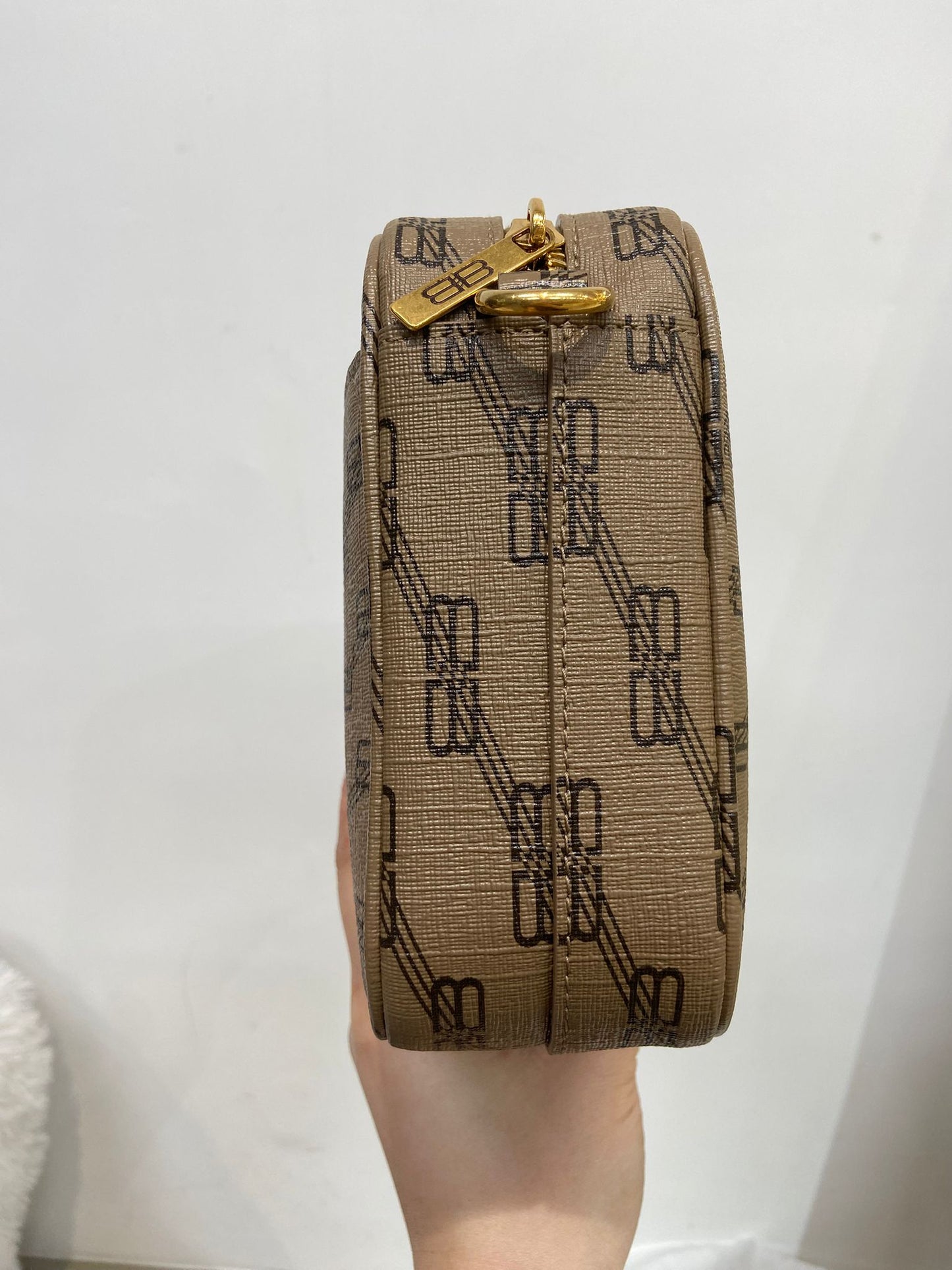 Balenciaga BB monogram 相機包
