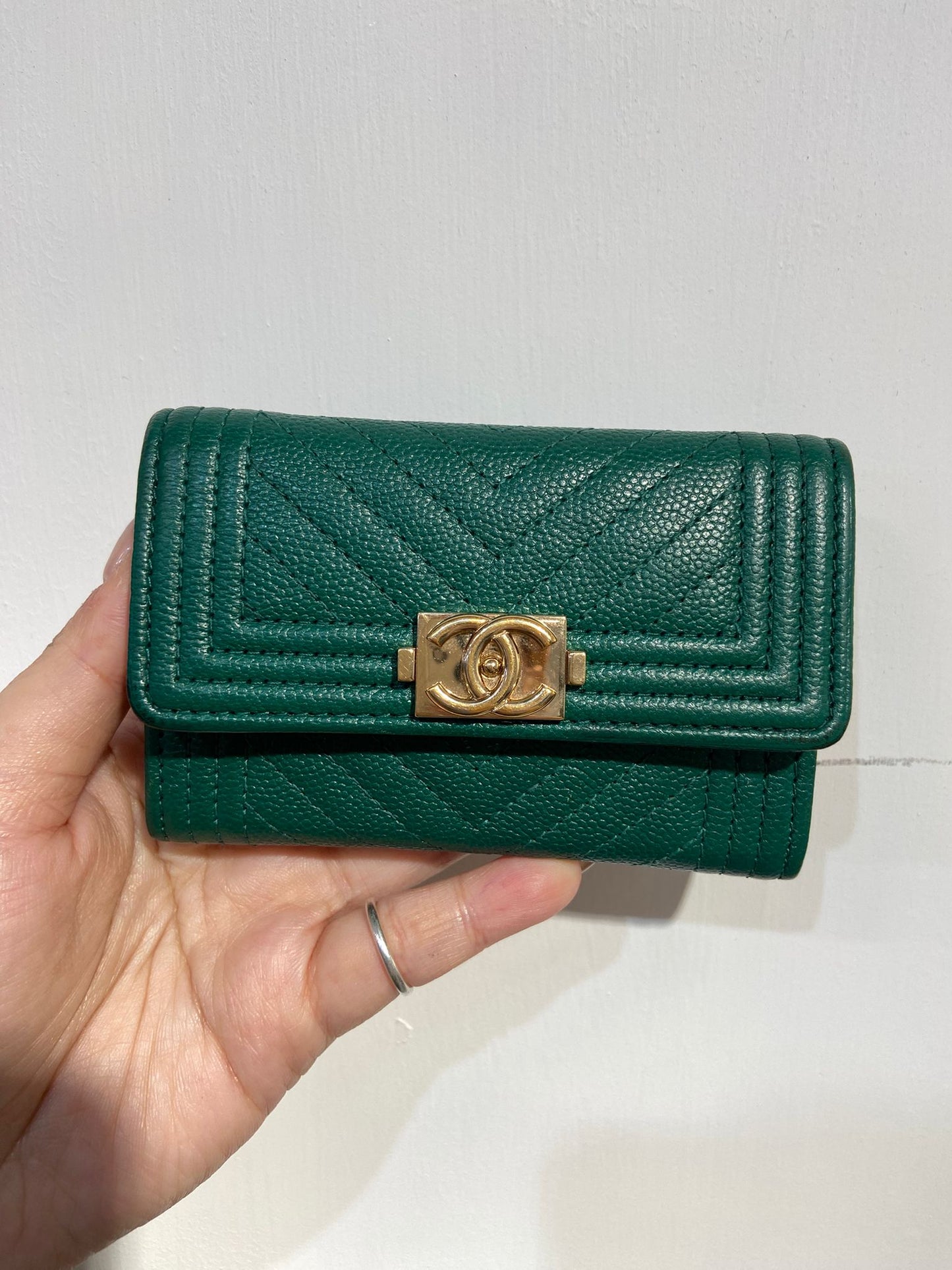 Chanel Boy v紋 牛皮卡包