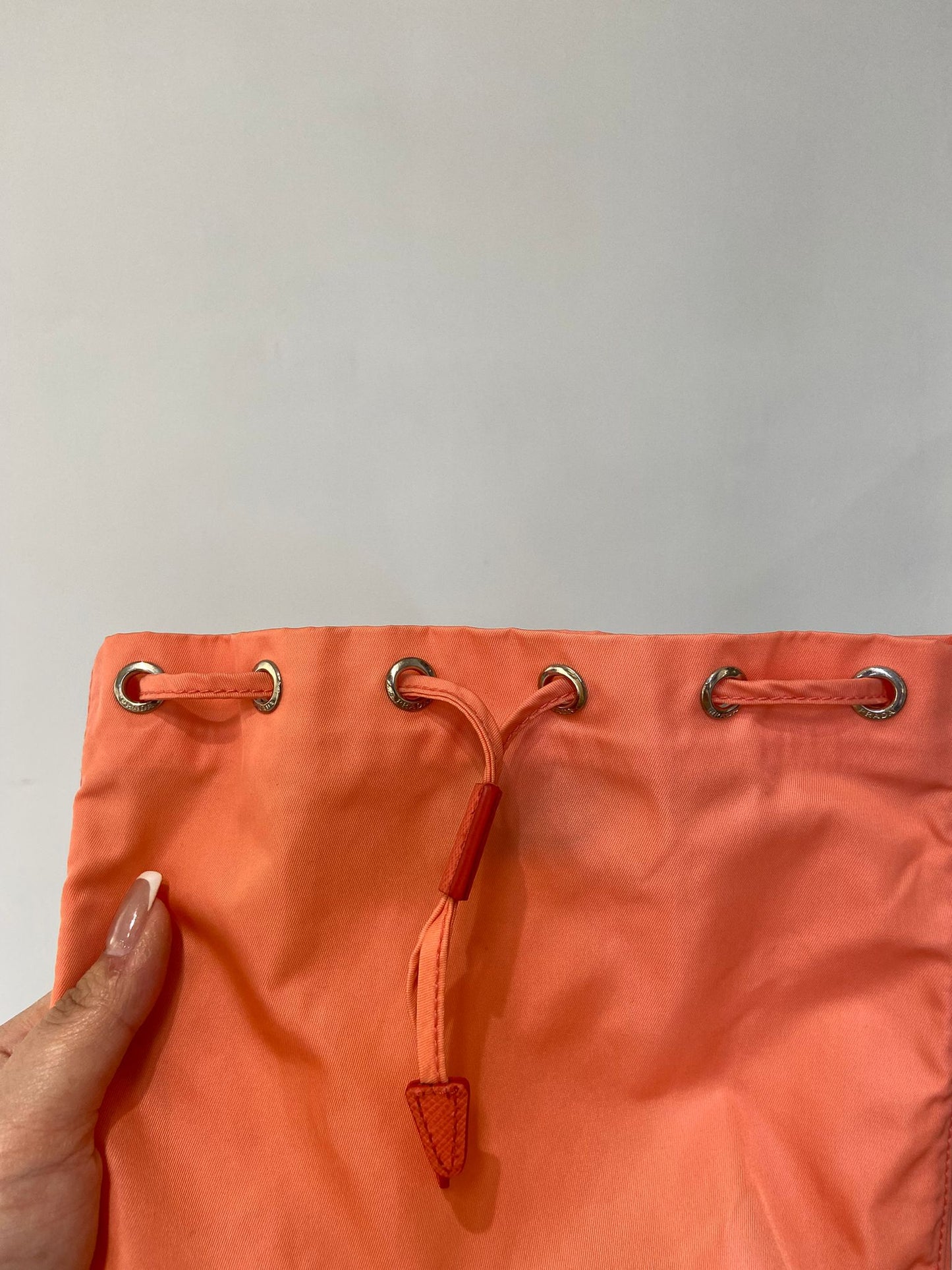 Prada 尼龍索繩袋