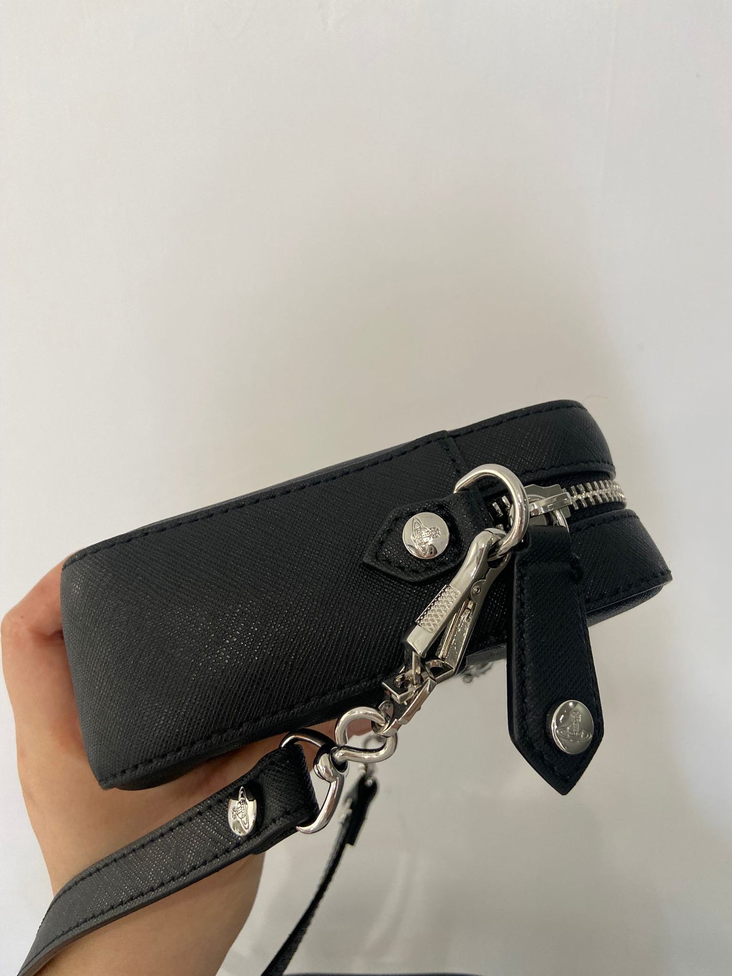 Vivienne Westwood 黑色相機包