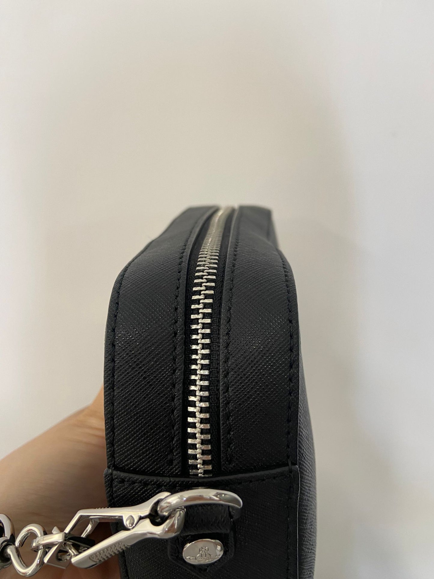 Vivienne Westwood 黑色相機包