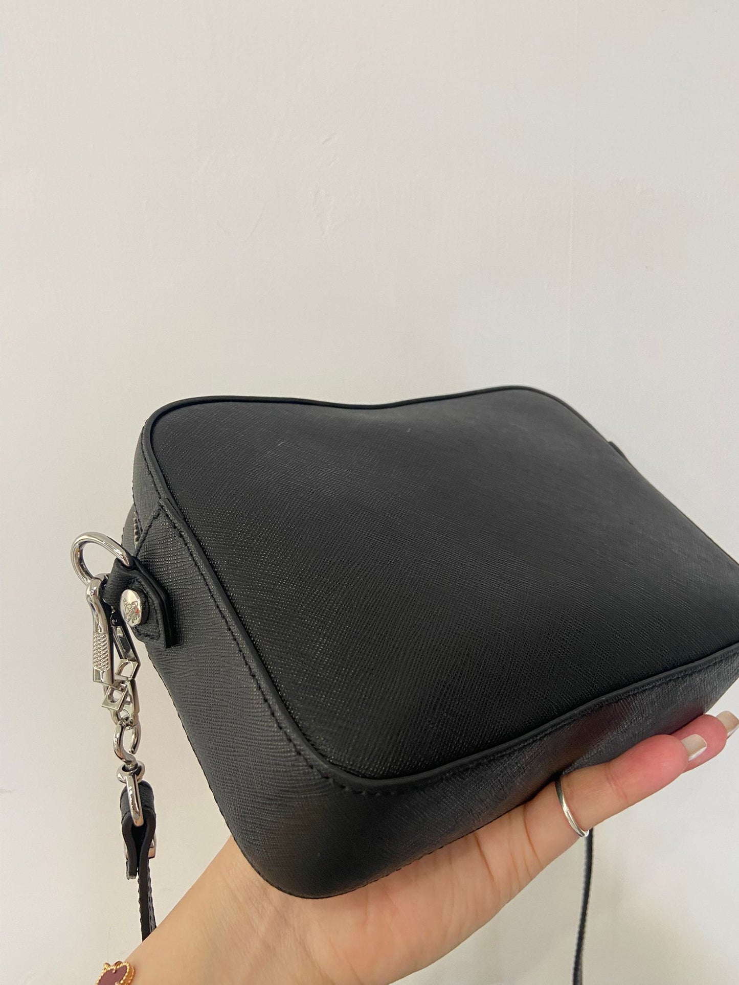 Vivienne Westwood 黑色相機包