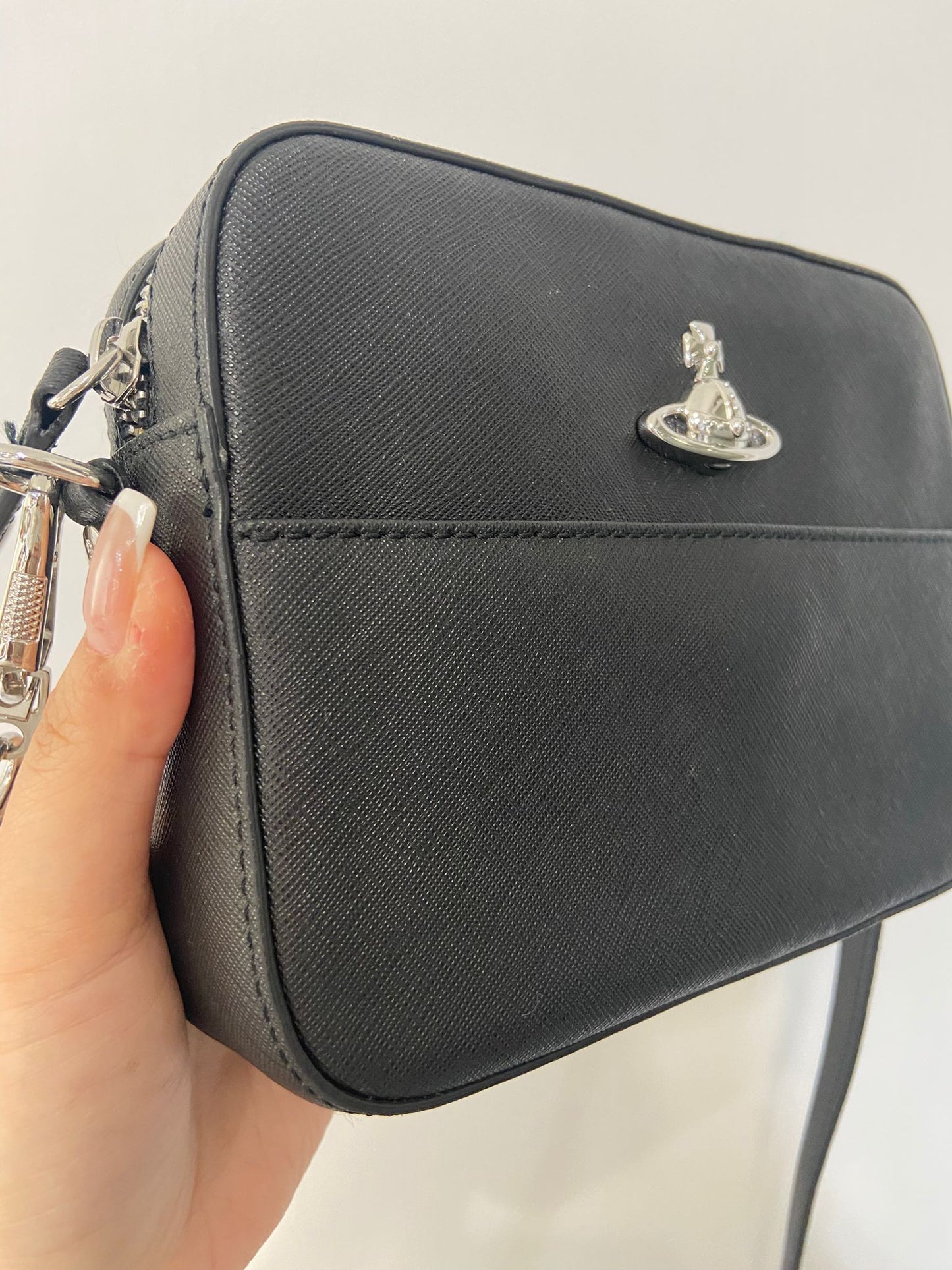Vivienne Westwood 黑色相機包