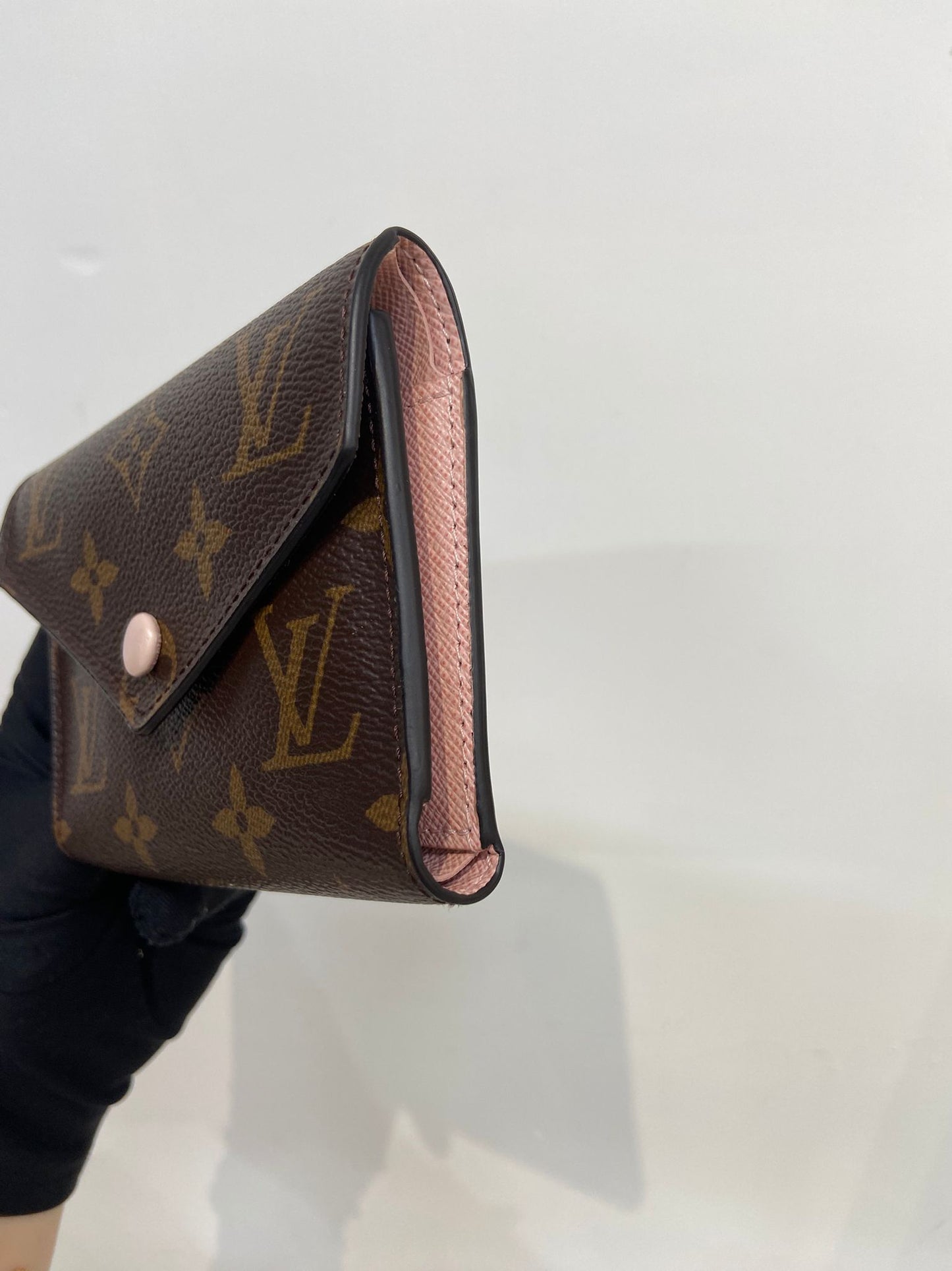 LV 三摺短銀包