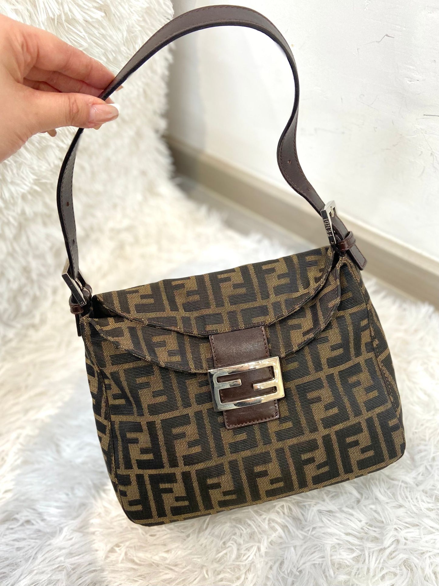Fendi baguette 腋下單肩袋
