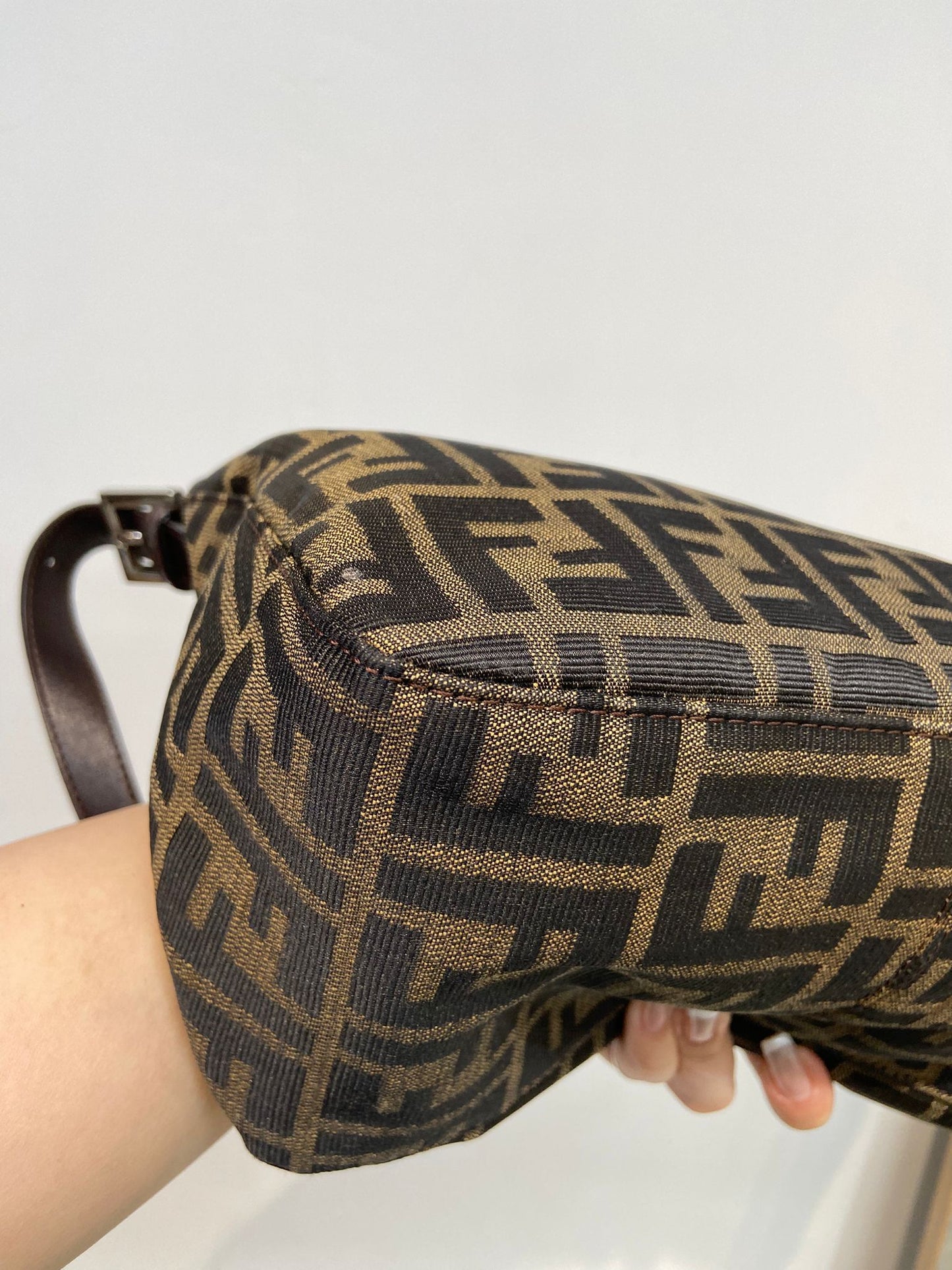 Fendi baguette 腋下單肩袋