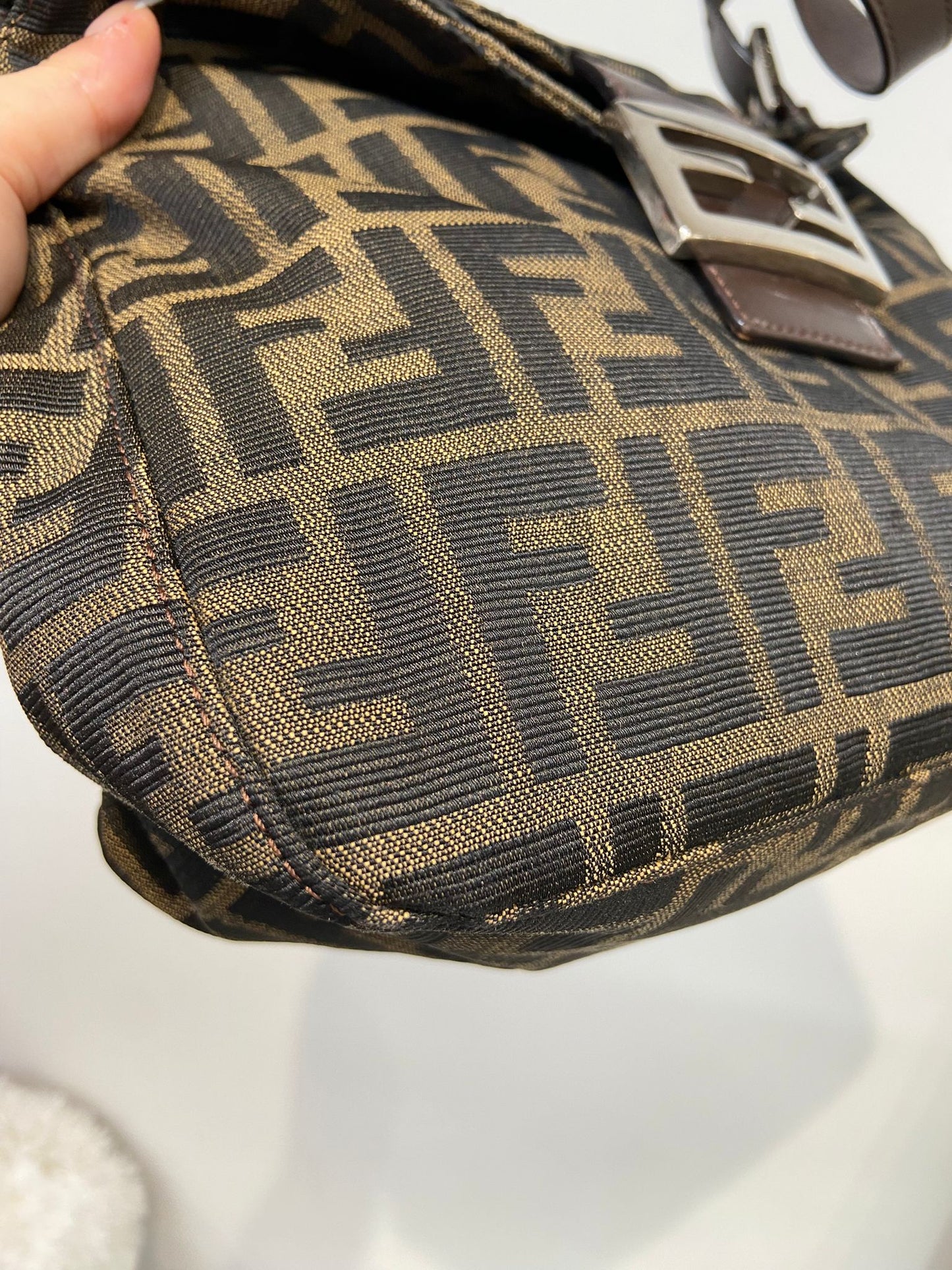 Fendi baguette 腋下單肩袋