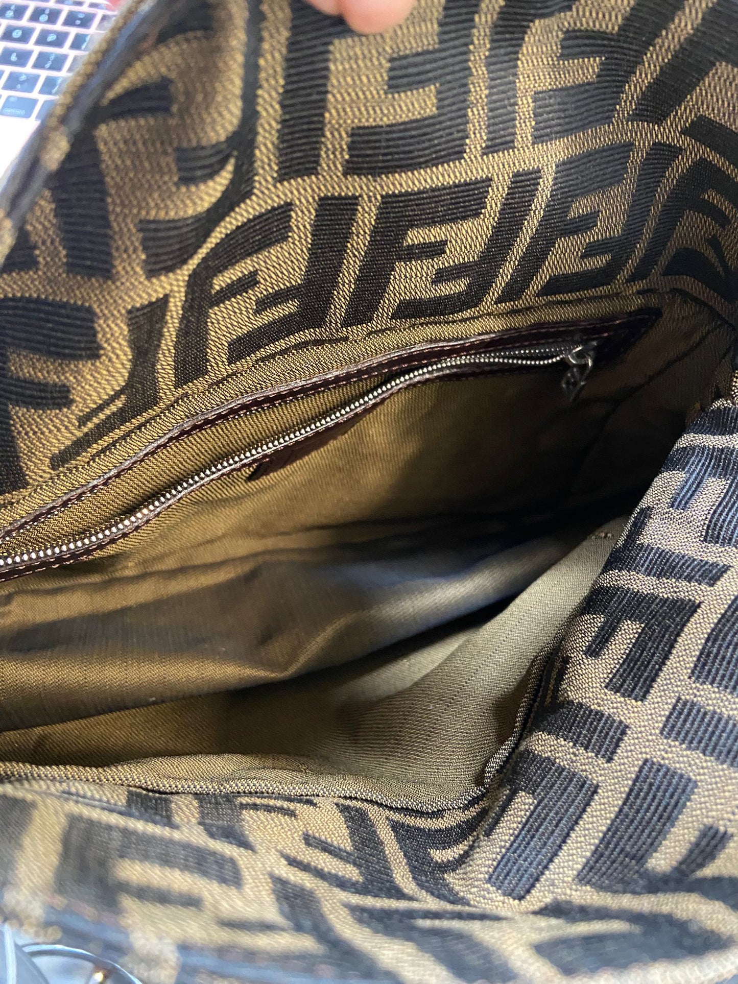 Fendi baguette 腋下單肩袋