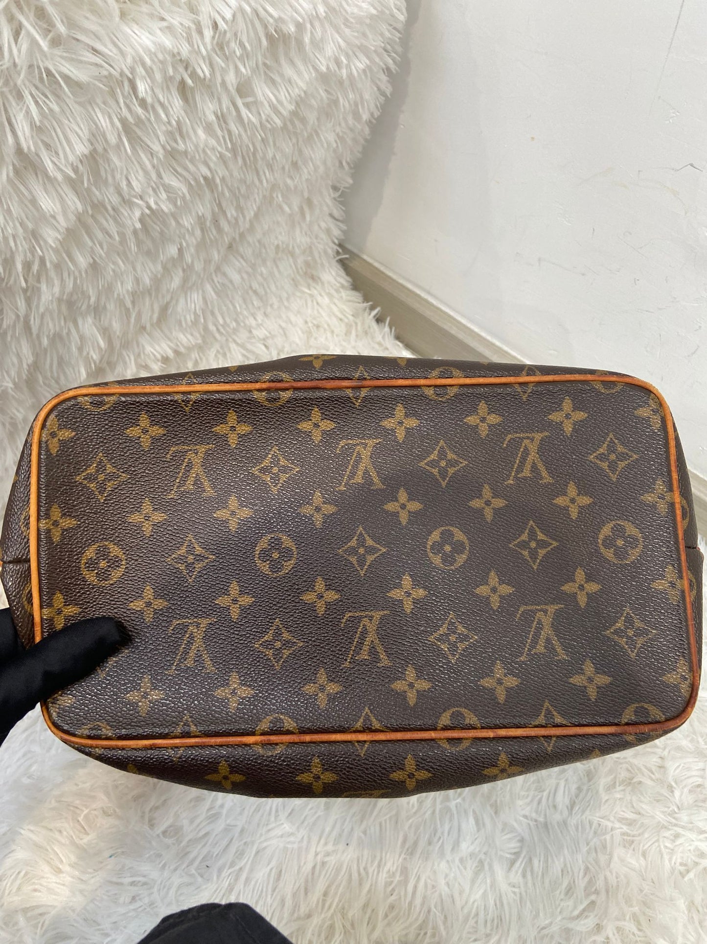 Lv Palermo 餃子型單肩 tote