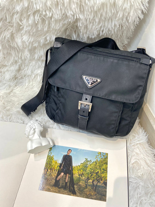 Prada 黑色斜孭袋
