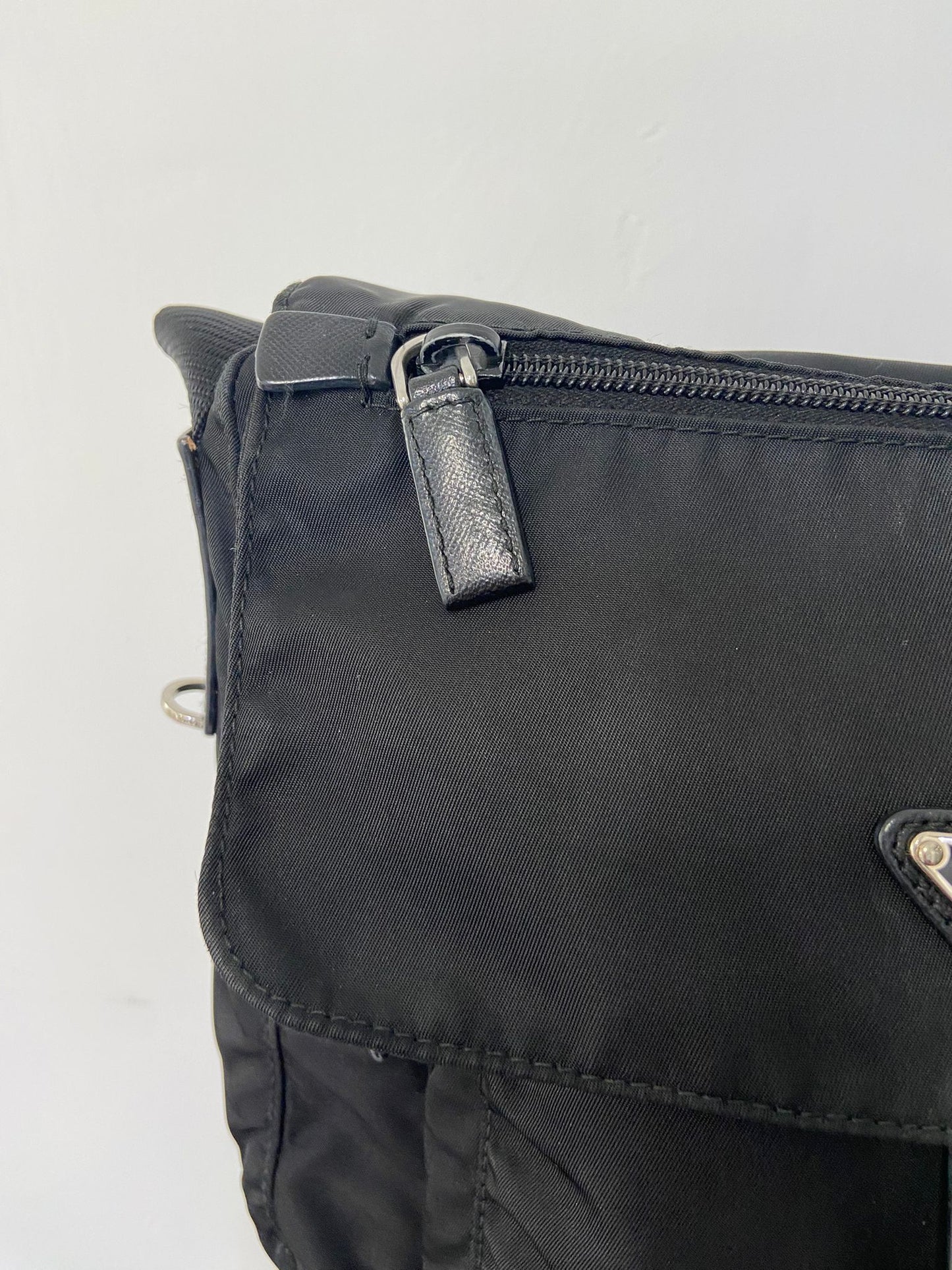 Prada 黑色斜孭袋