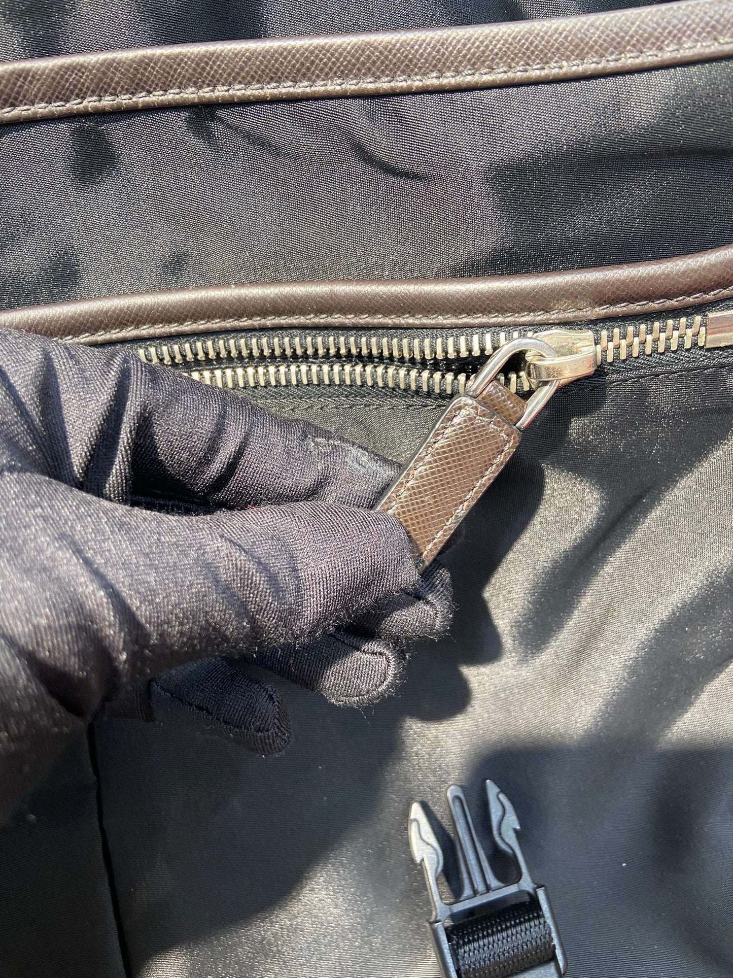 Prada 黑色 黑logo 字斜孭袋