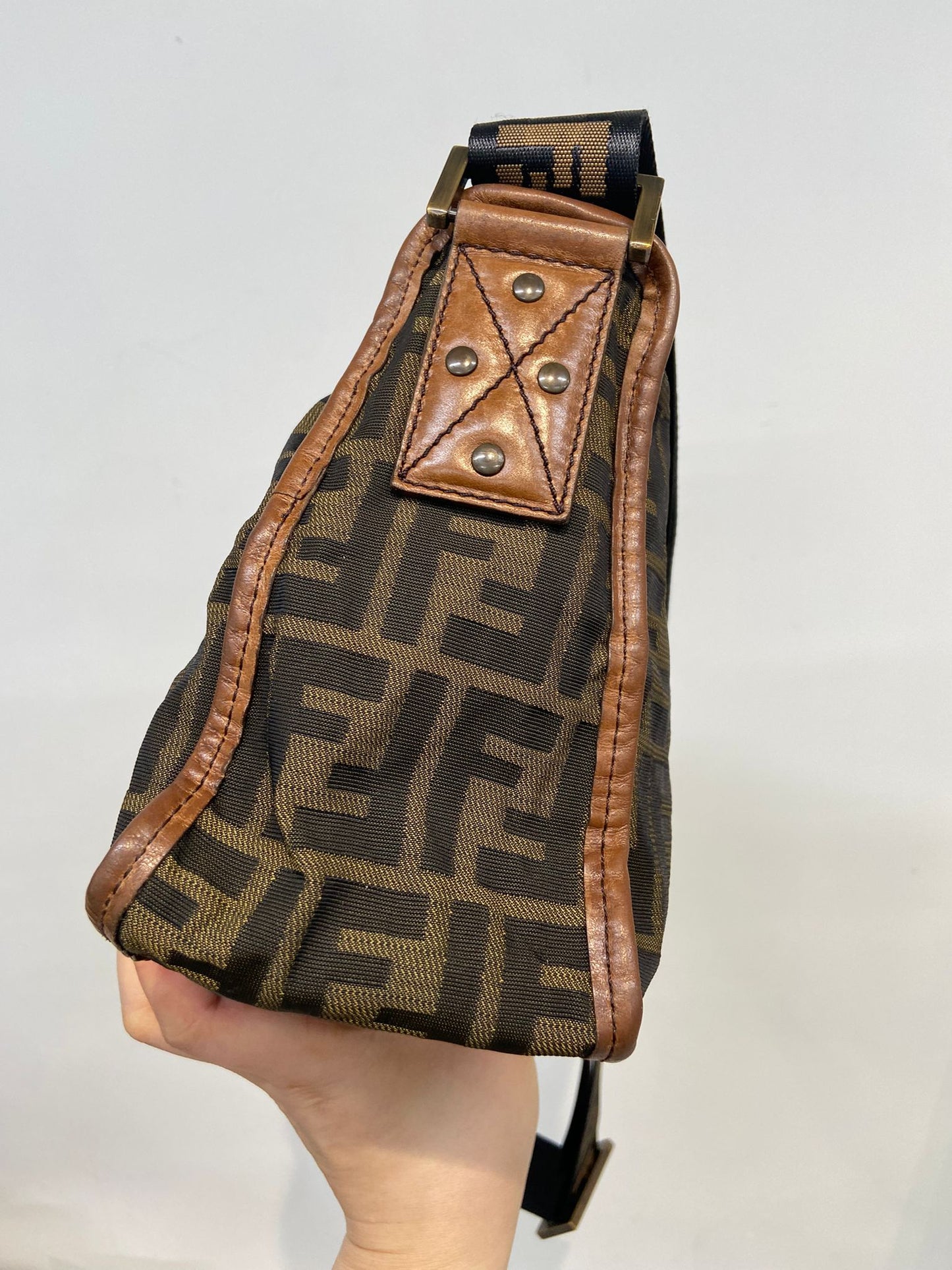 FENDI FF 老花 斜孭袋