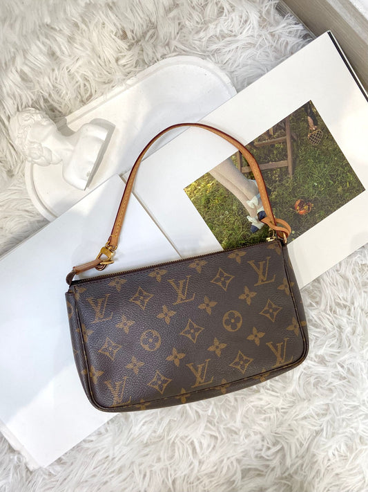 LV 麻將袋 Pochette Accessoires Monogram