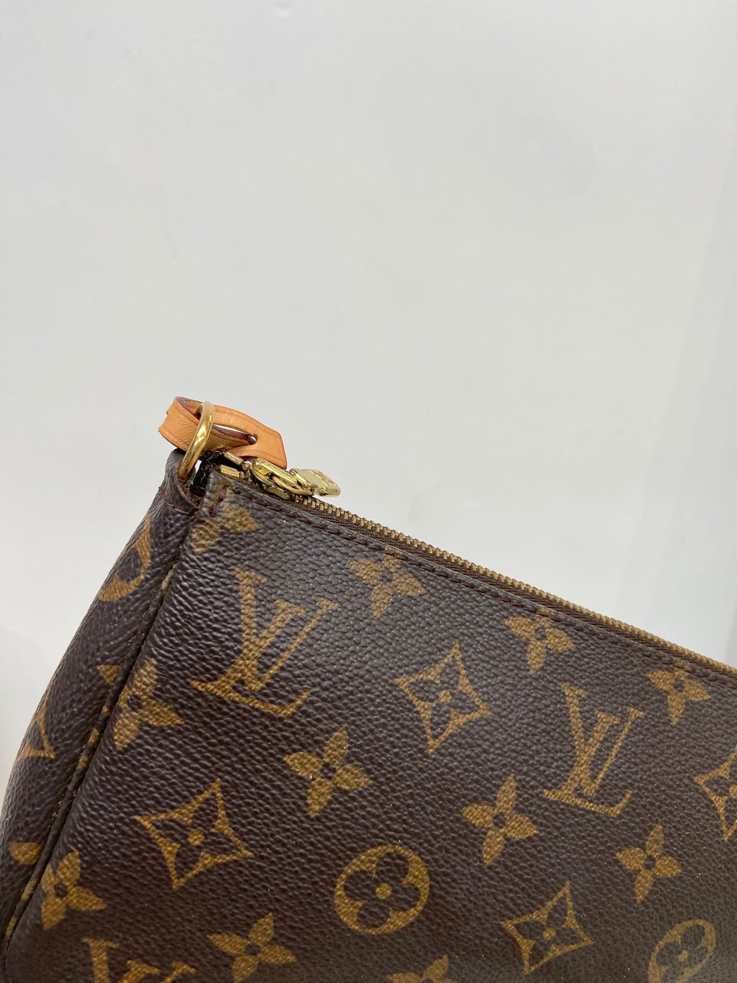 LV 麻將袋 Pochette Accessoires Monogram