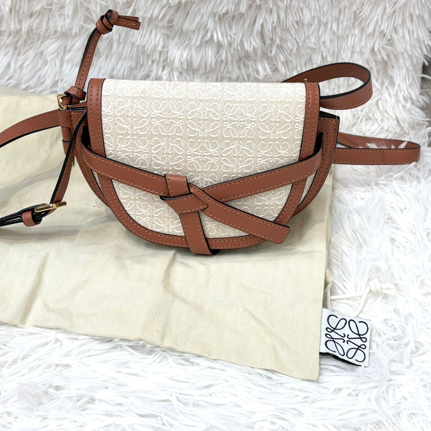 LOEWE mini gate