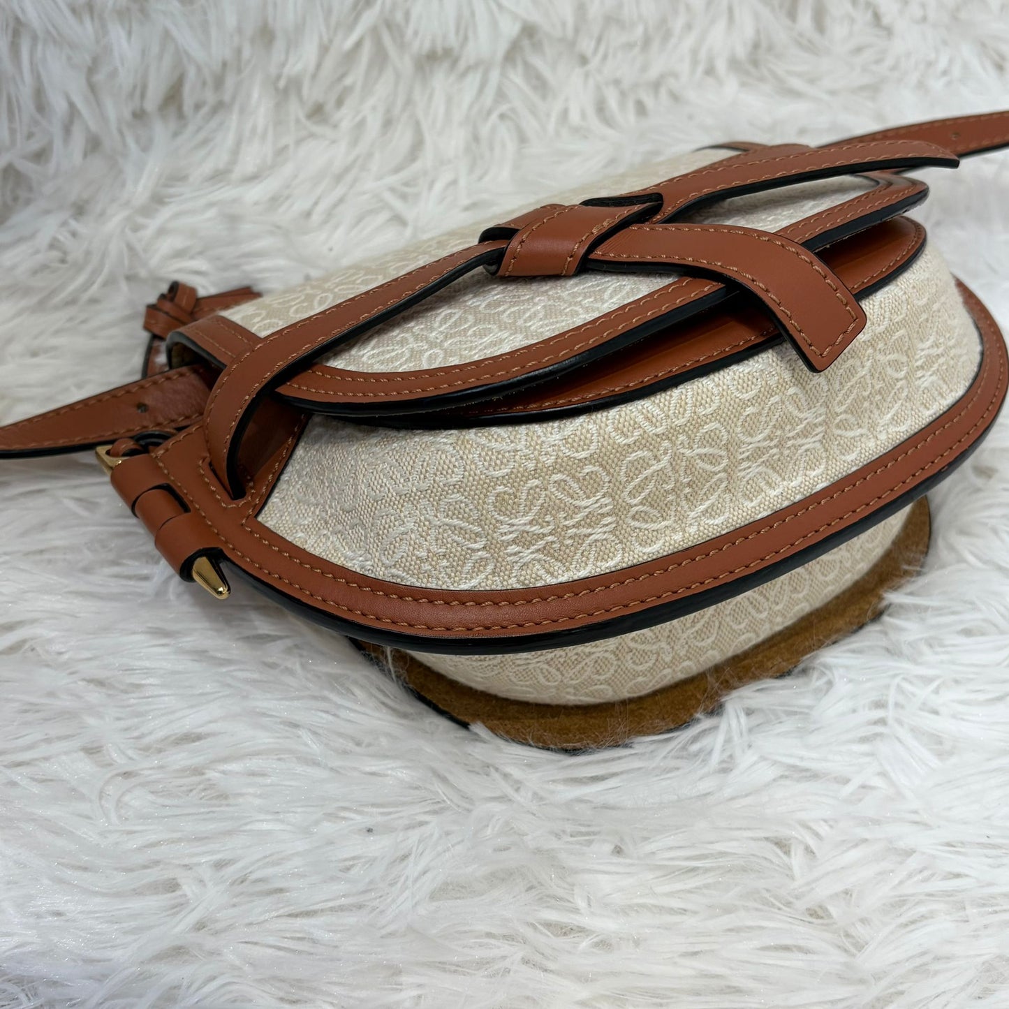 LOEWE mini gate
