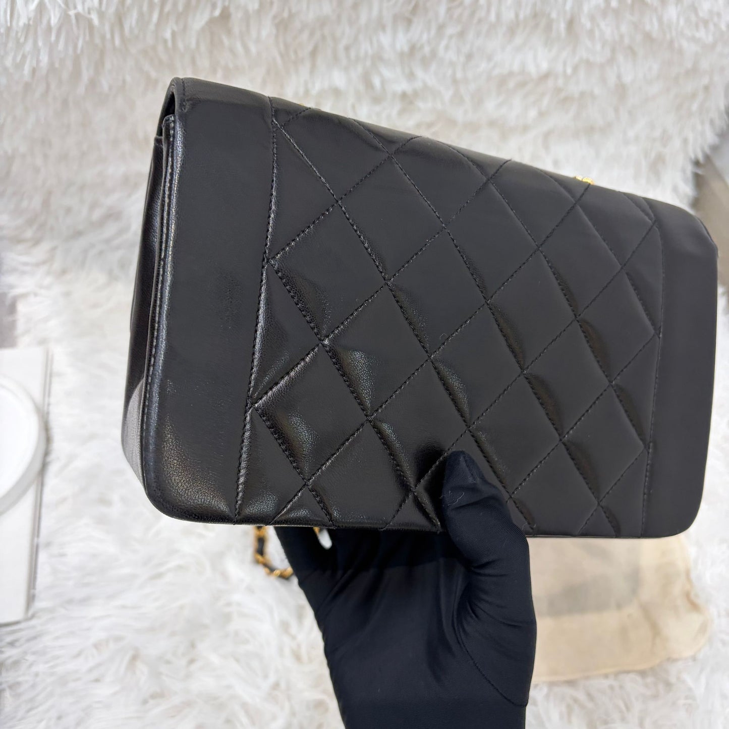 Chanel 黑金Diana 22