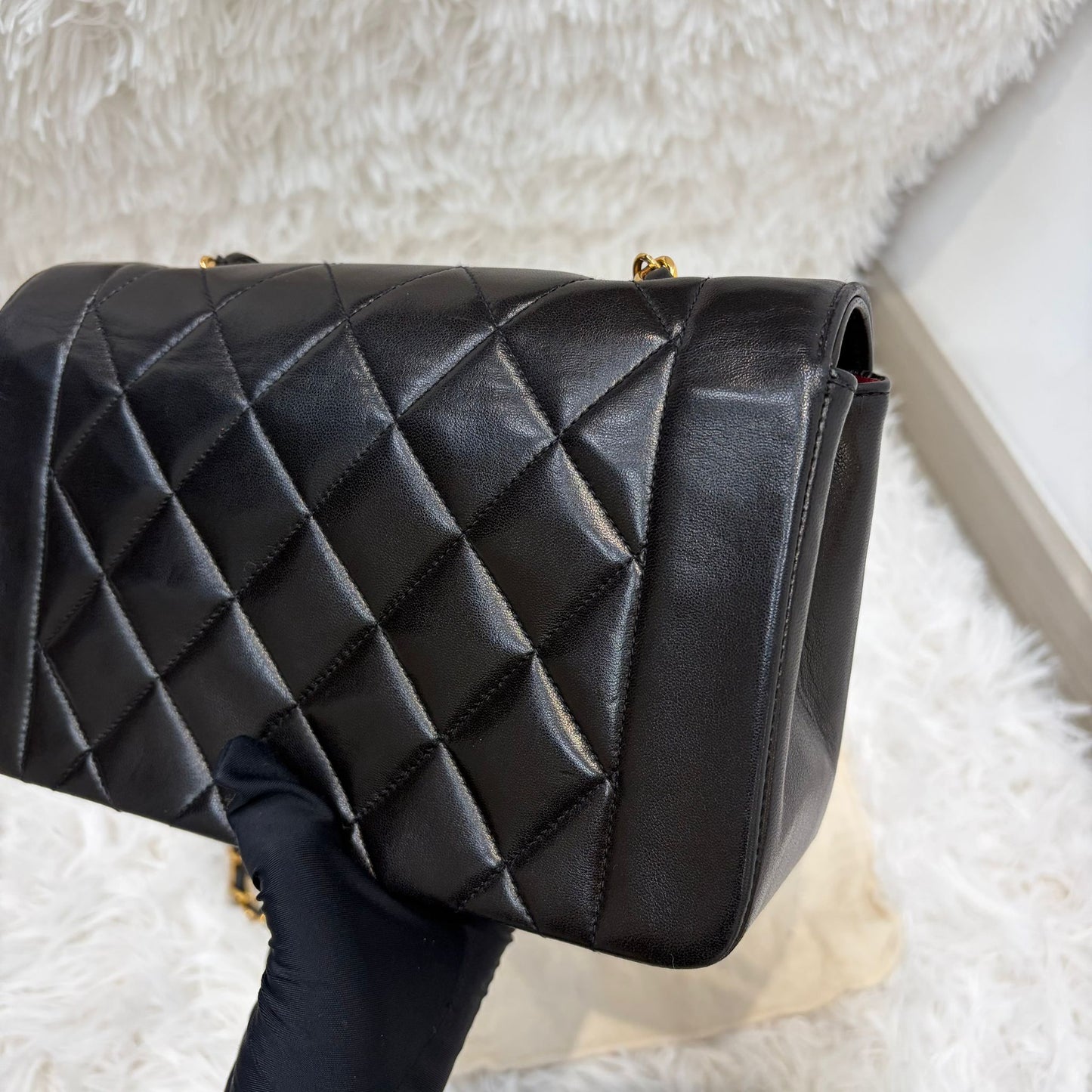 Chanel 黑金Diana 22
