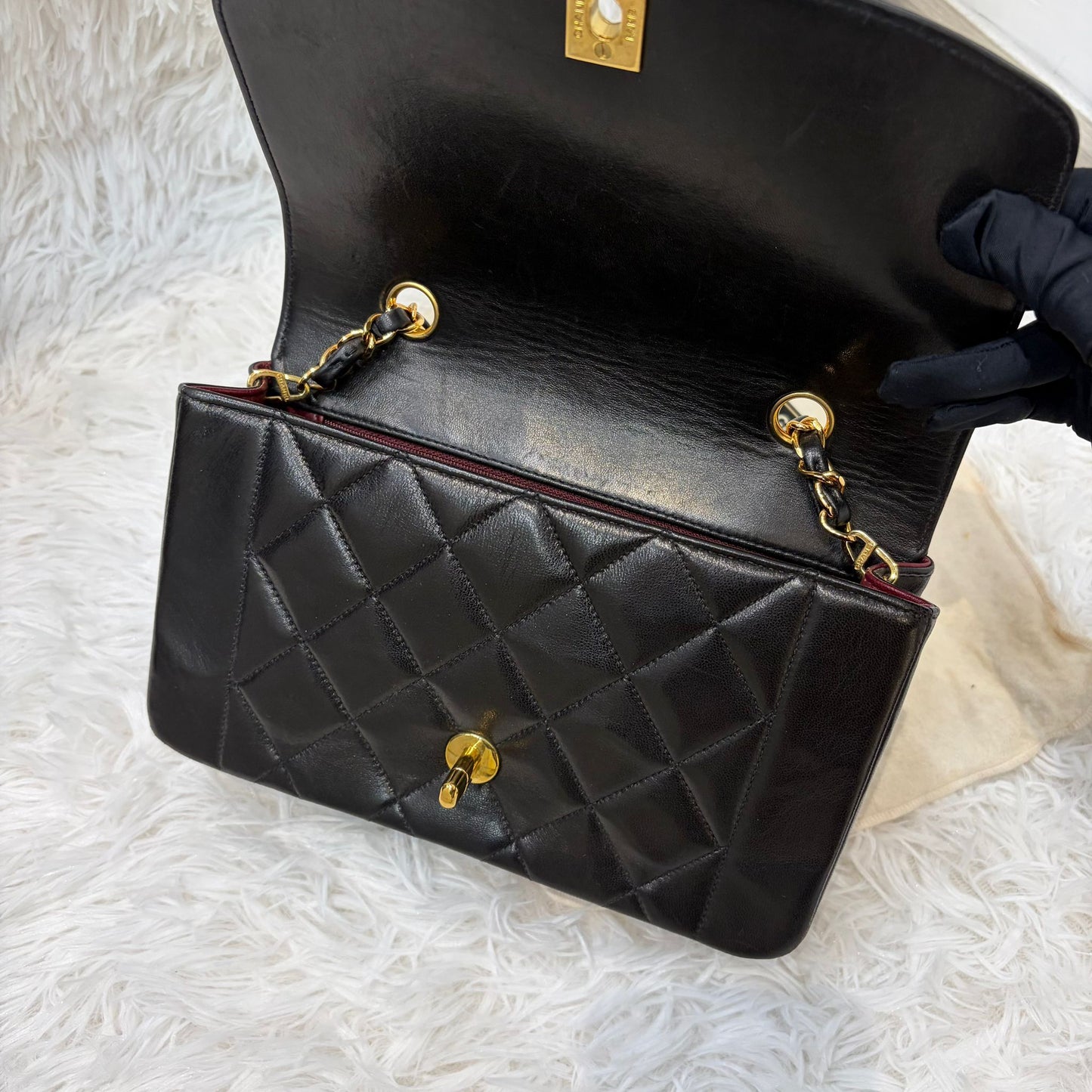 Chanel 黑金Diana 22