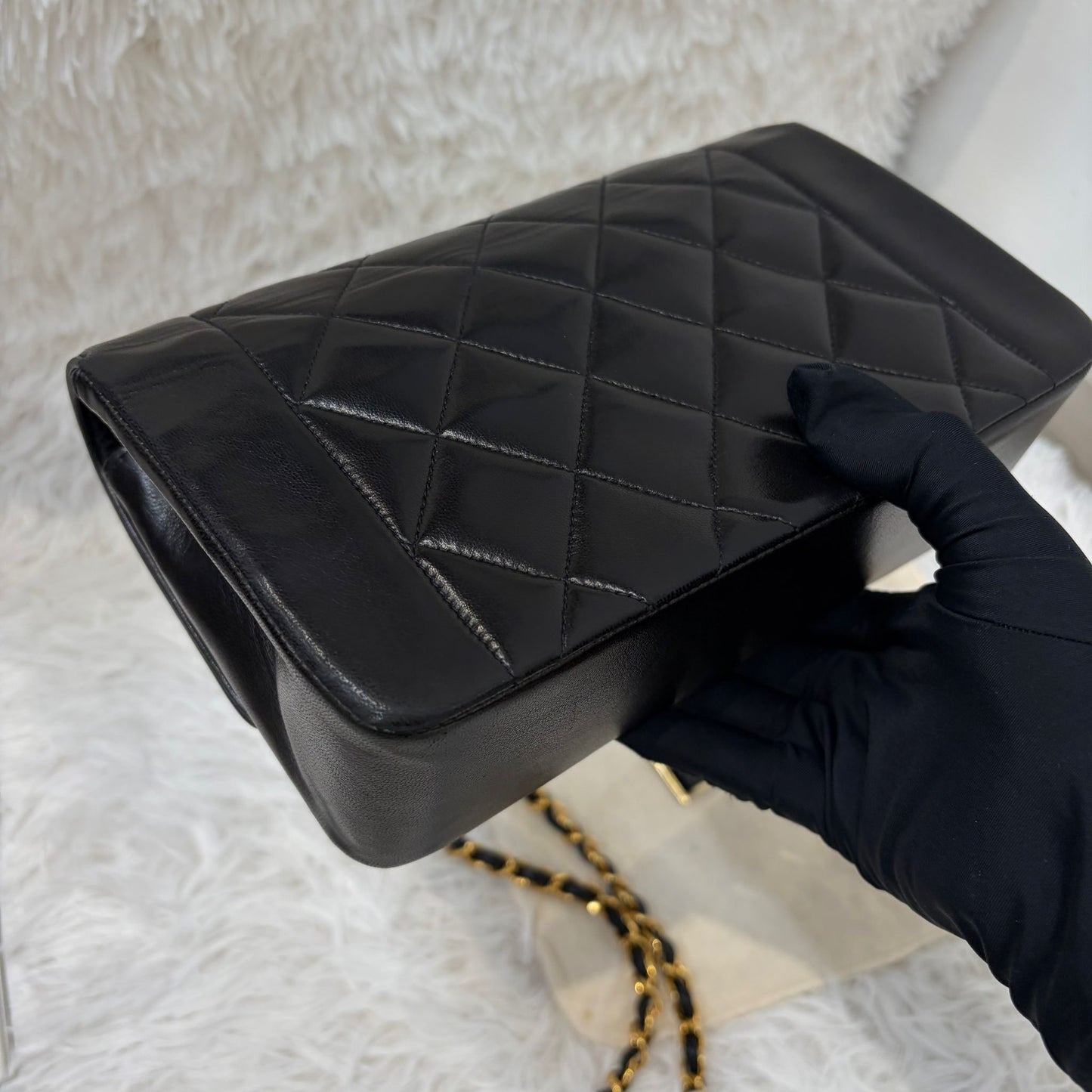 Chanel 黑金Diana 22