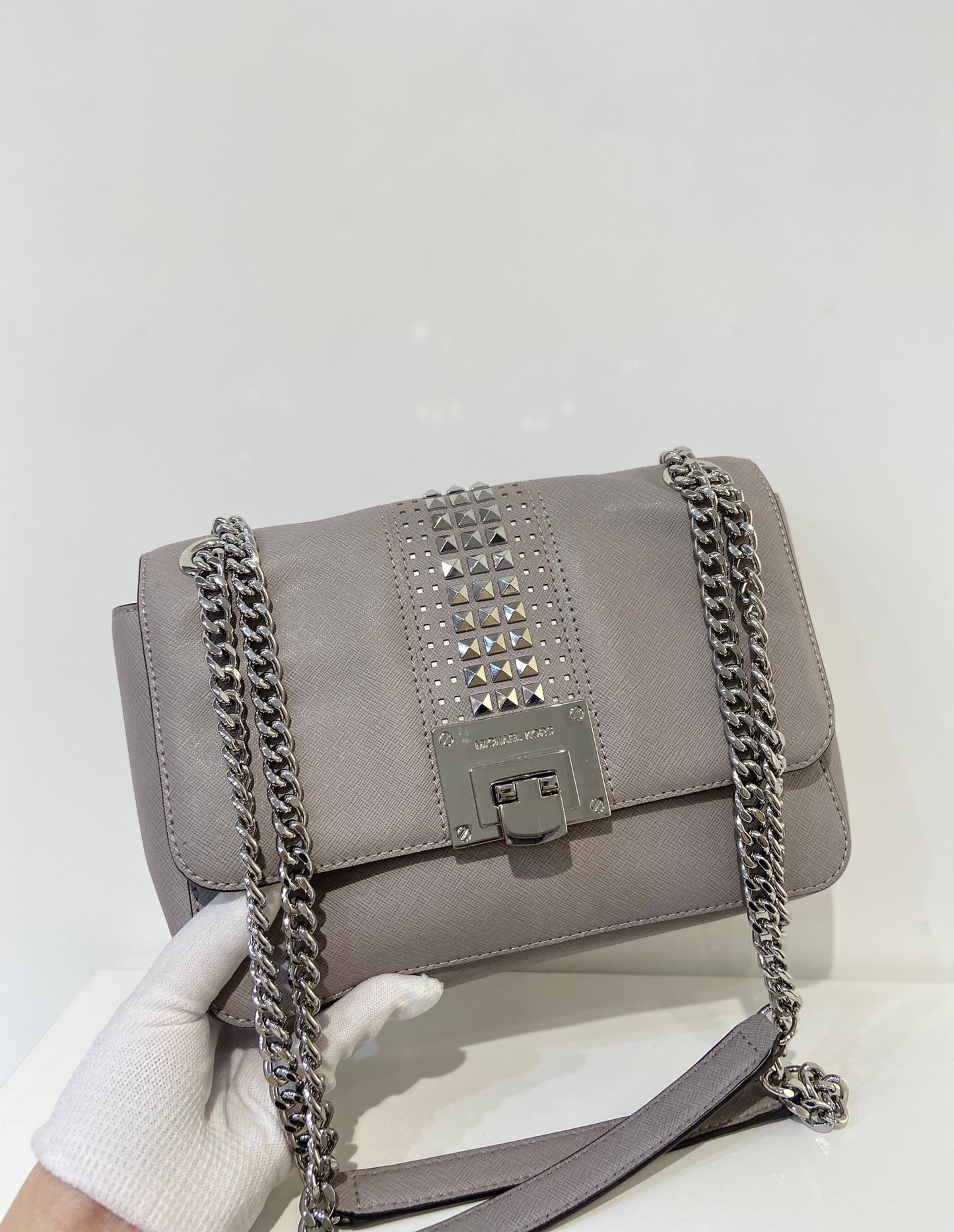 Michael kors 灰色鏈條包
