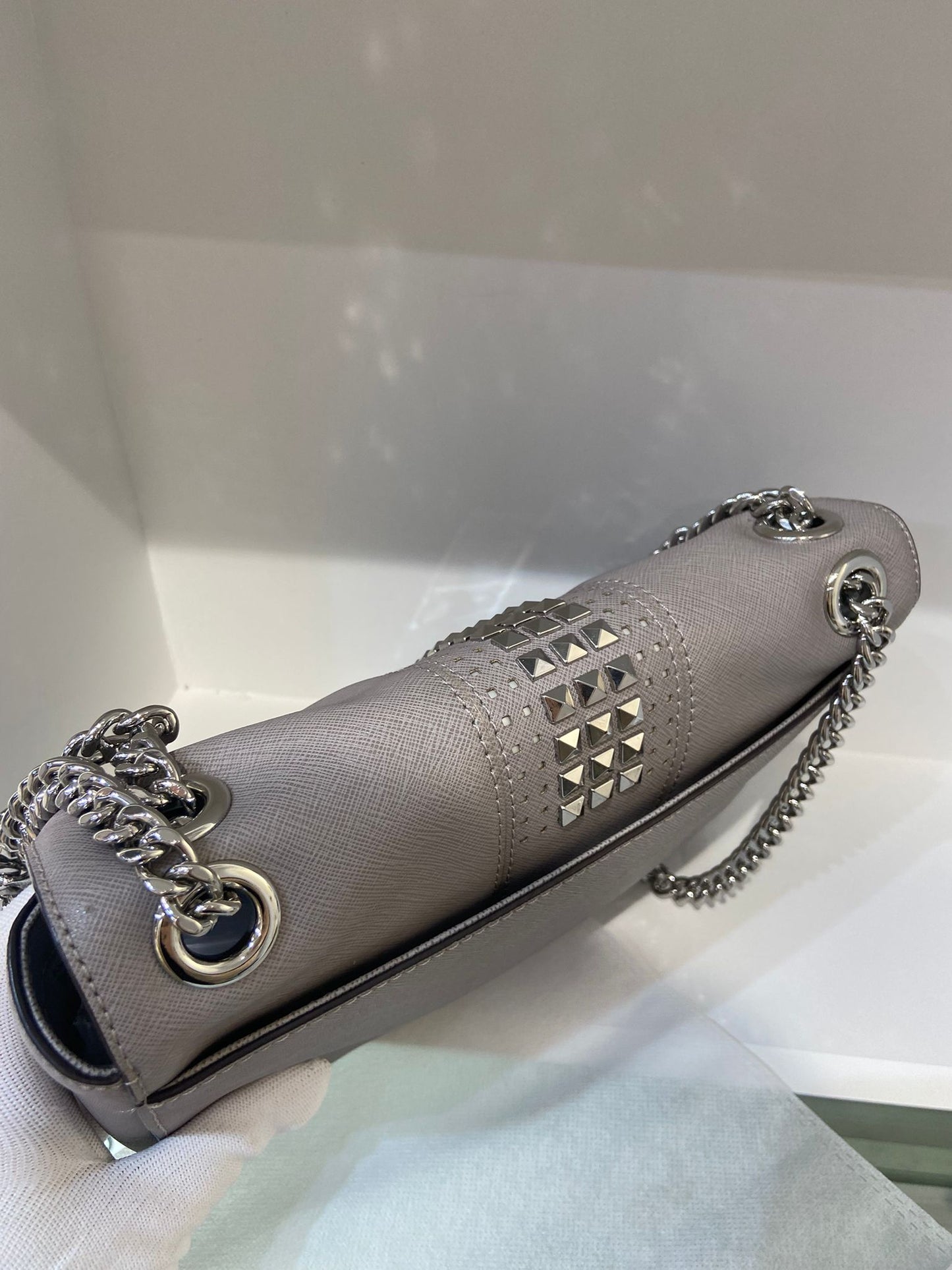 Michael kors 灰色鏈條包