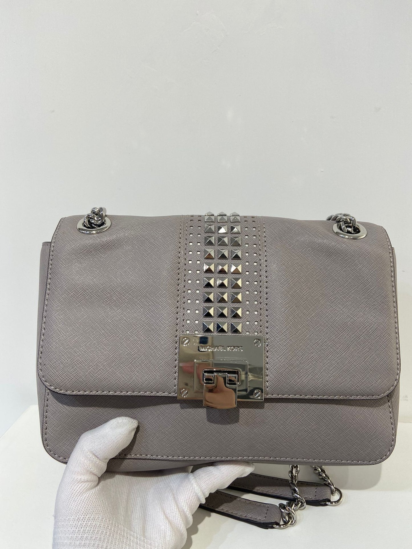Michael kors 灰色鏈條包