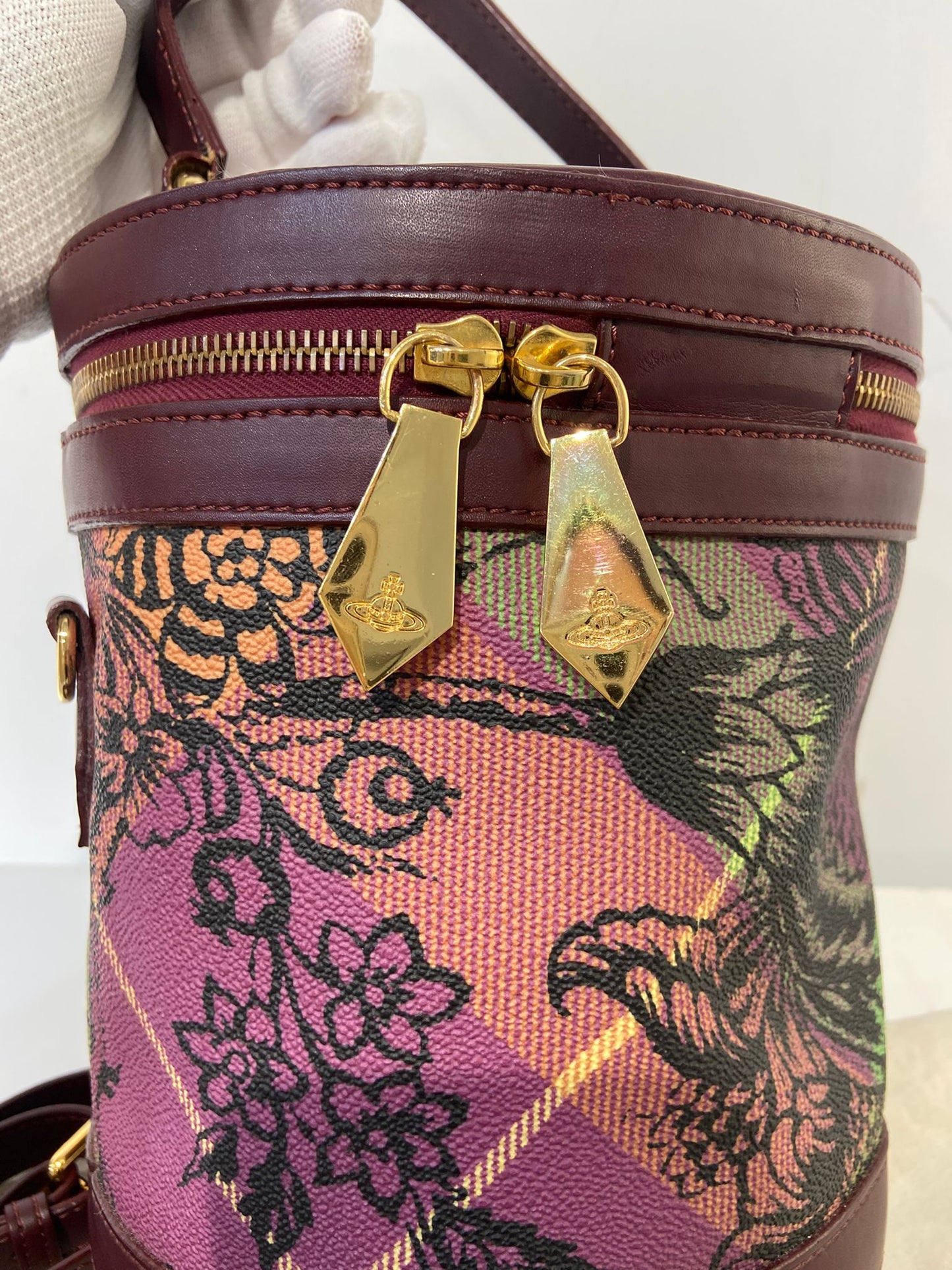 Vivienne Westwood 圓桶袋