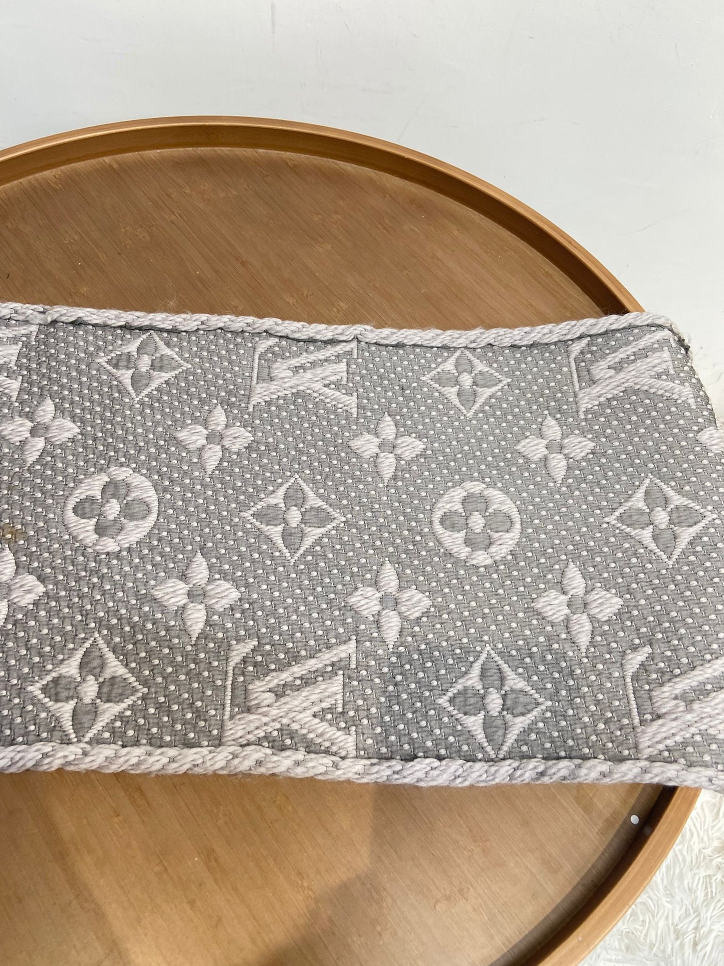 LV logomania scarf M74742