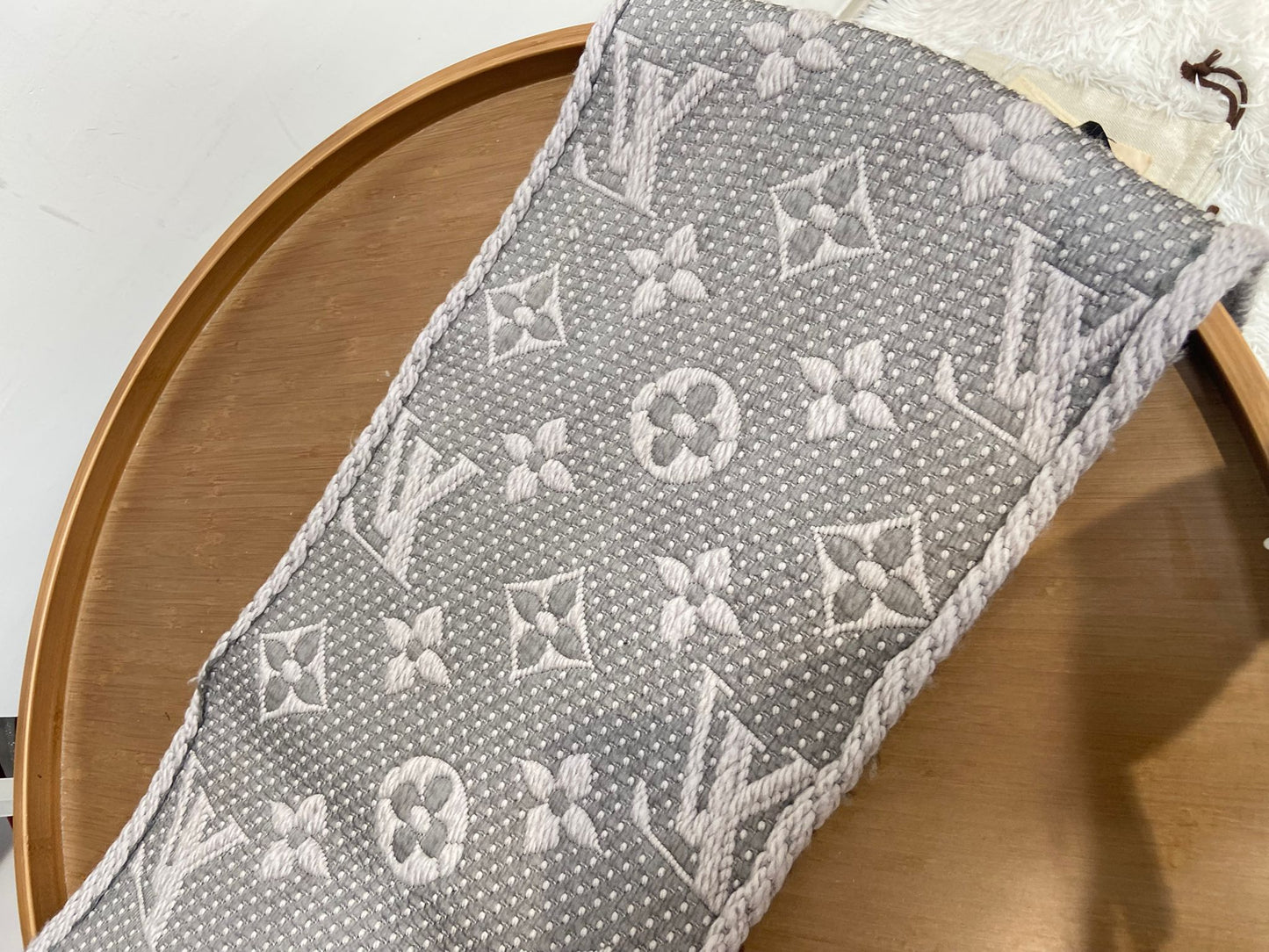 LV logomania scarf M74742