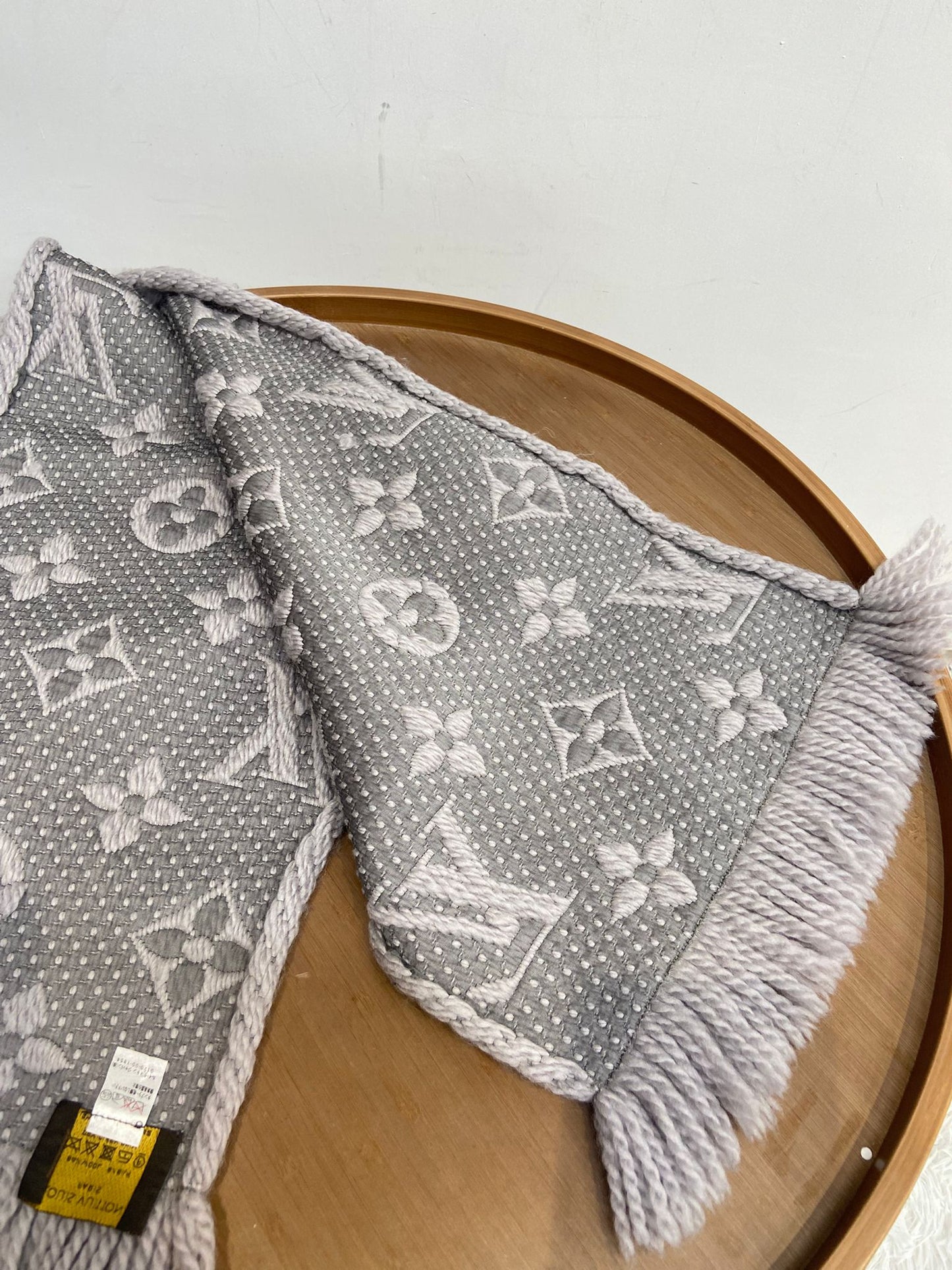 LV logomania scarf M74742