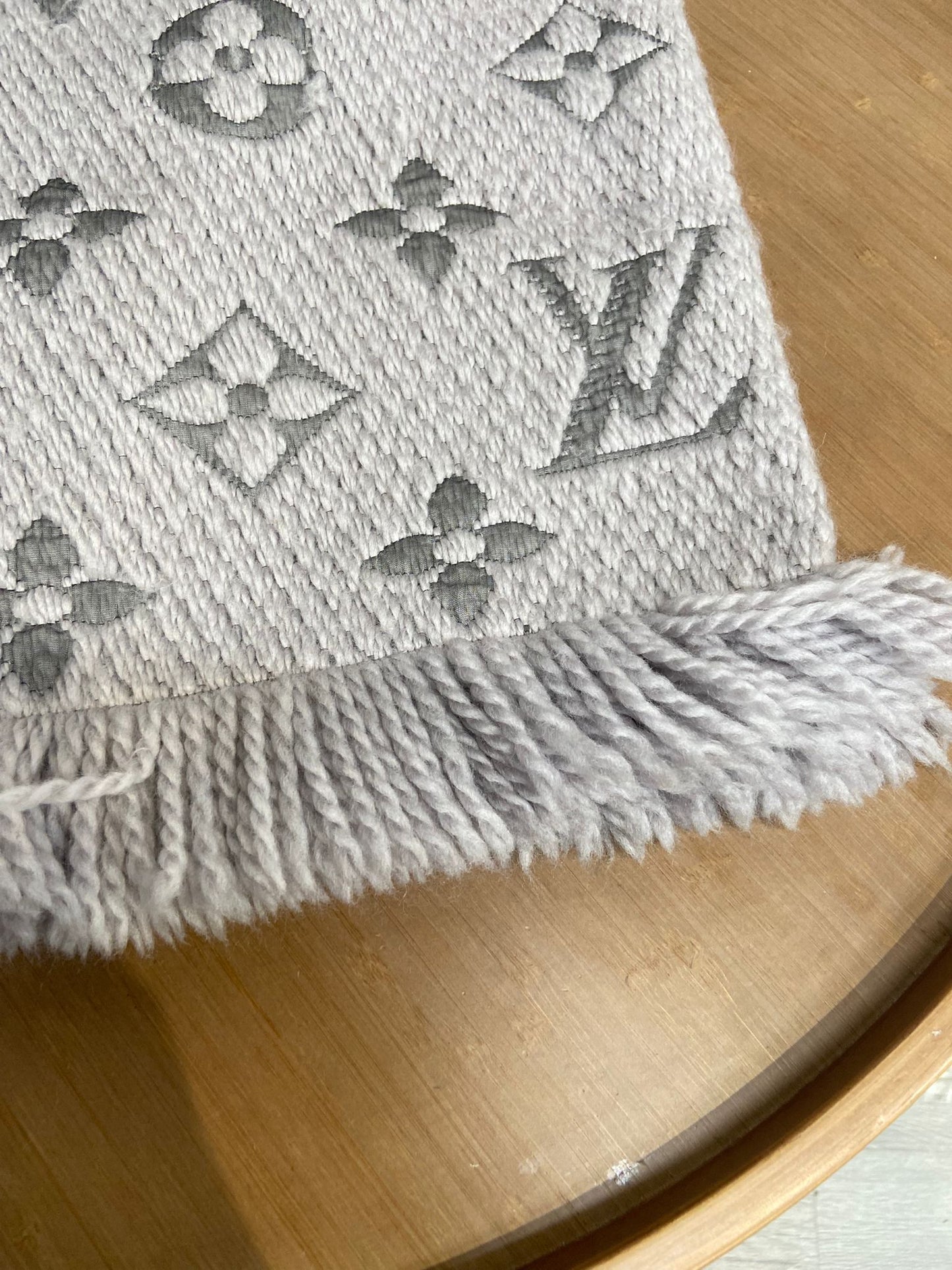 LV logomania scarf M74742