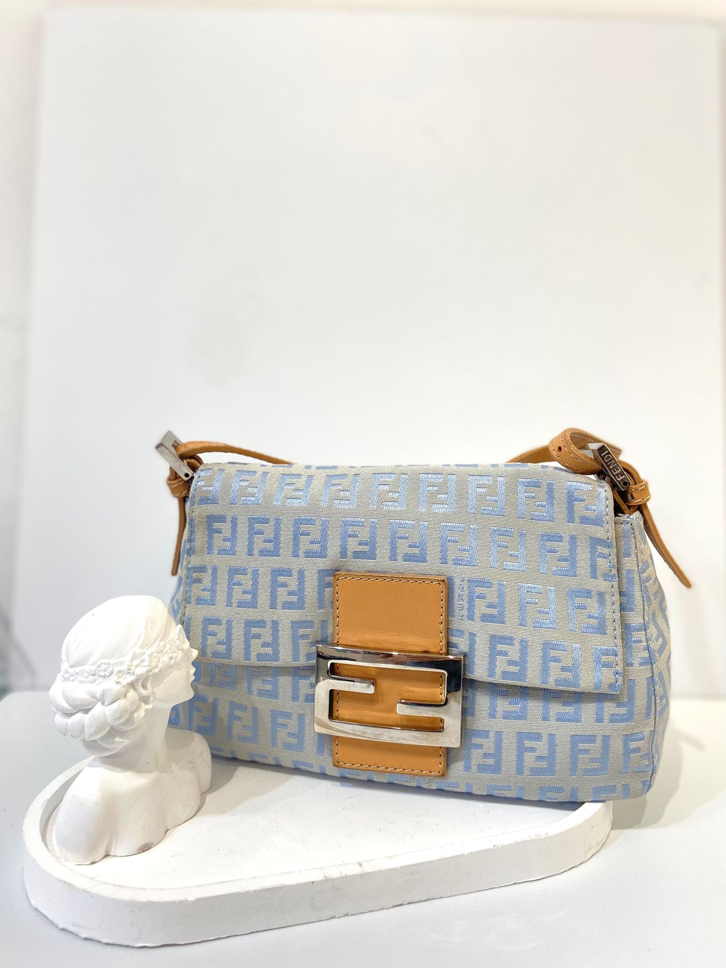 Fendi zucchino baguette light blue