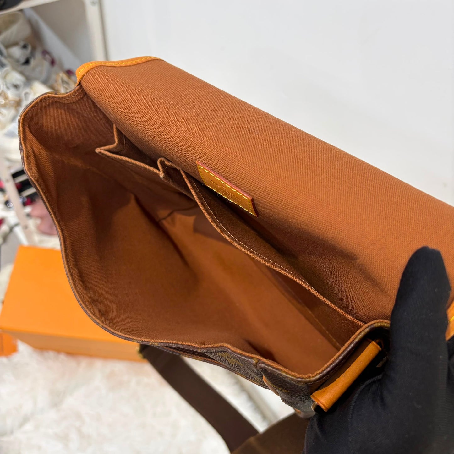 LV MESSENGER BOSHORE PM M40106