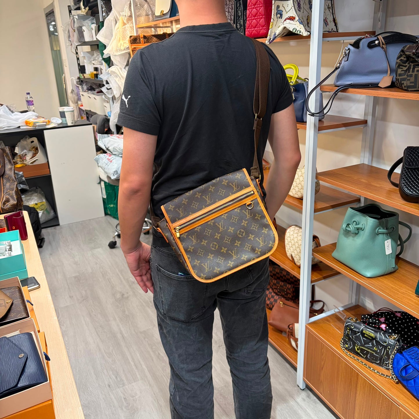 LV MESSENGER BOSHORE PM M40106
