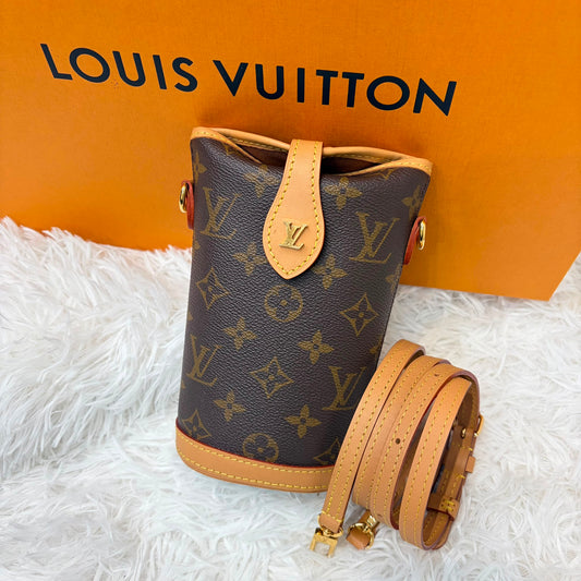 LV Fold Me M80874