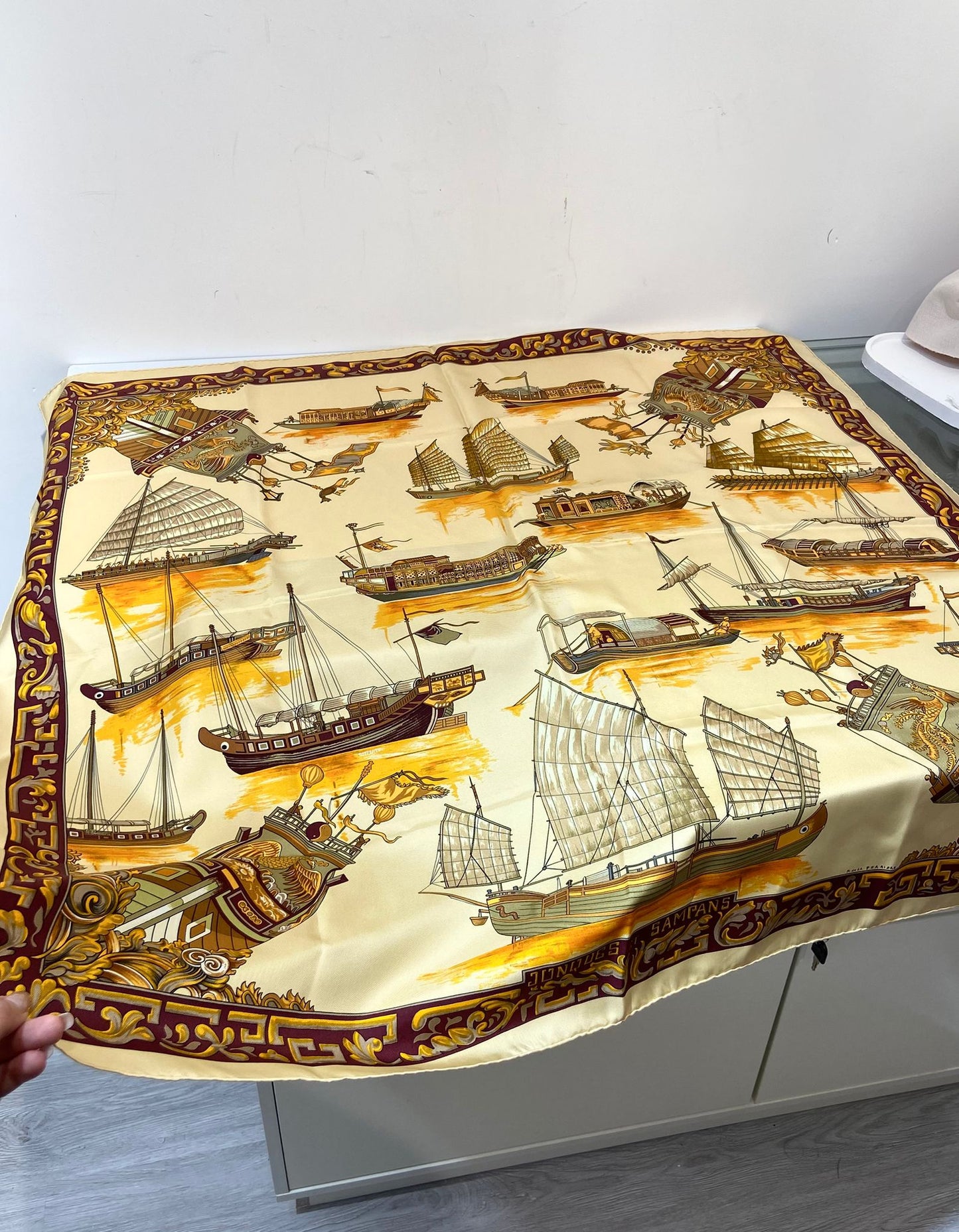 Hermès Jonques et Sampans 90x90 scarf