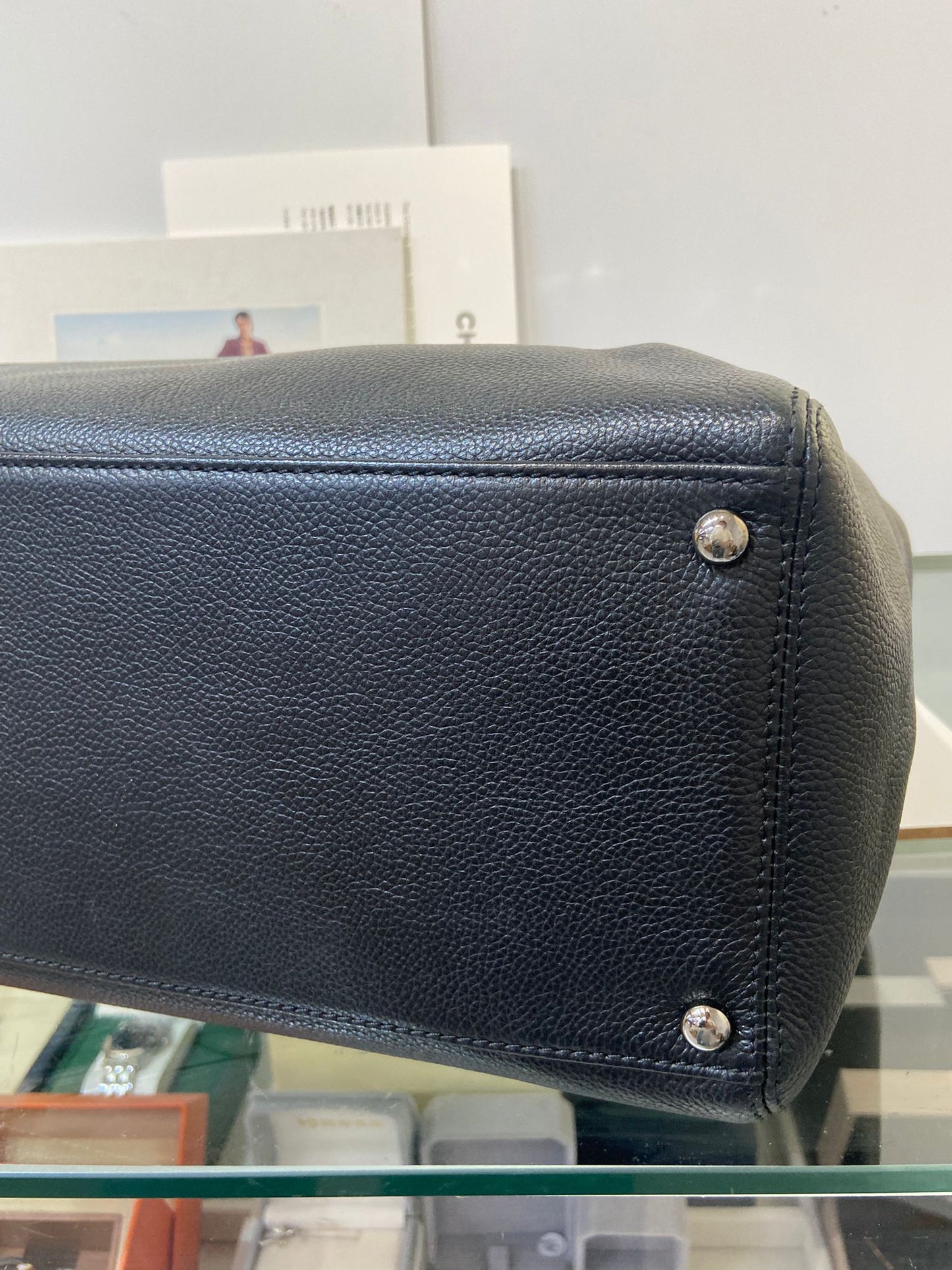 CHANEL exclutive cert tote