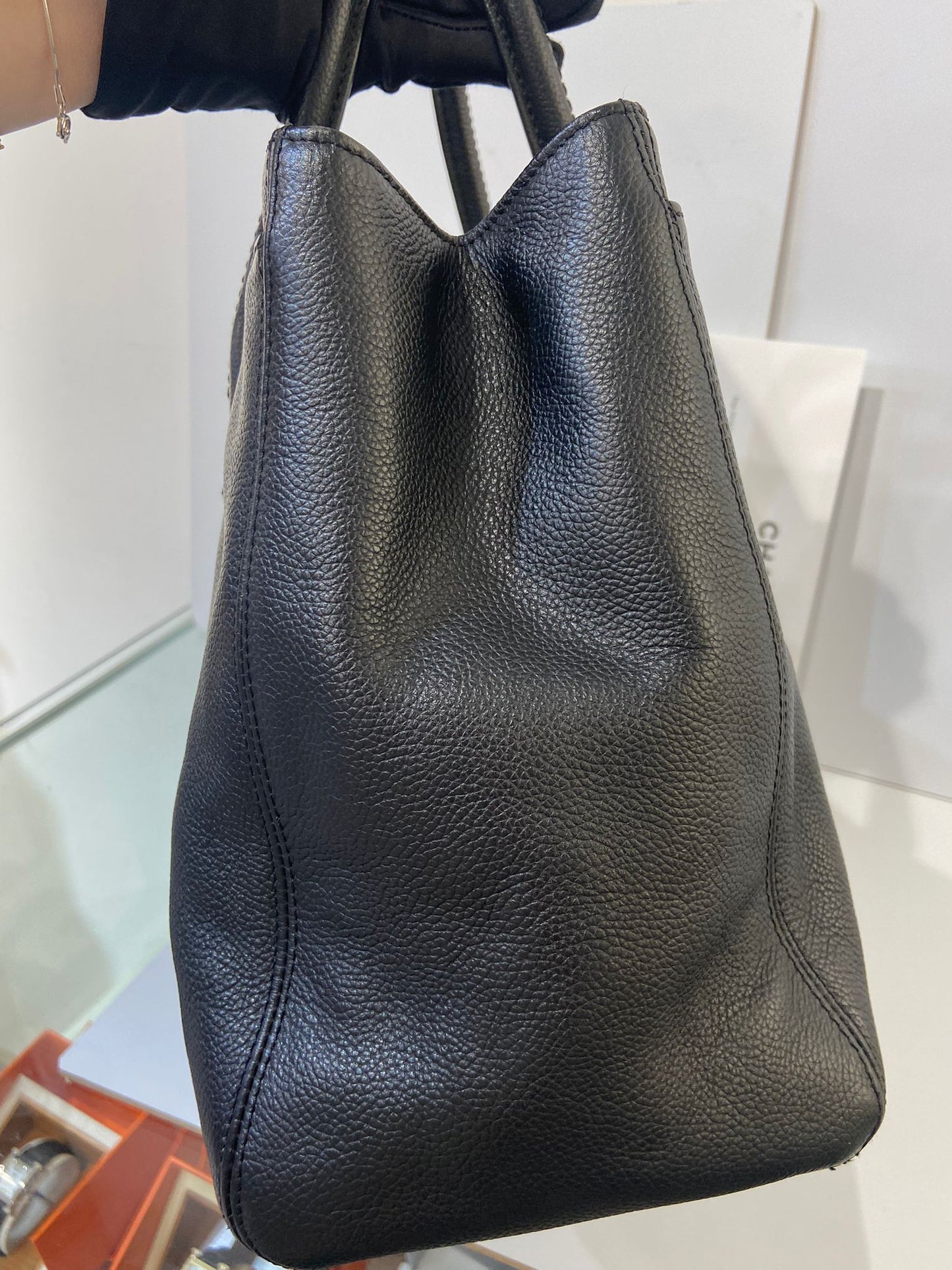 CHANEL exclutive cert tote