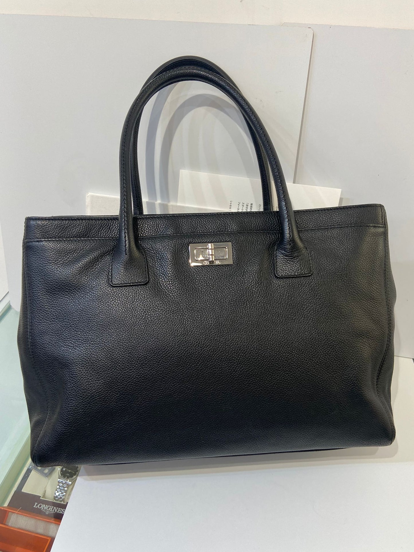 CHANEL exclutive cert tote
