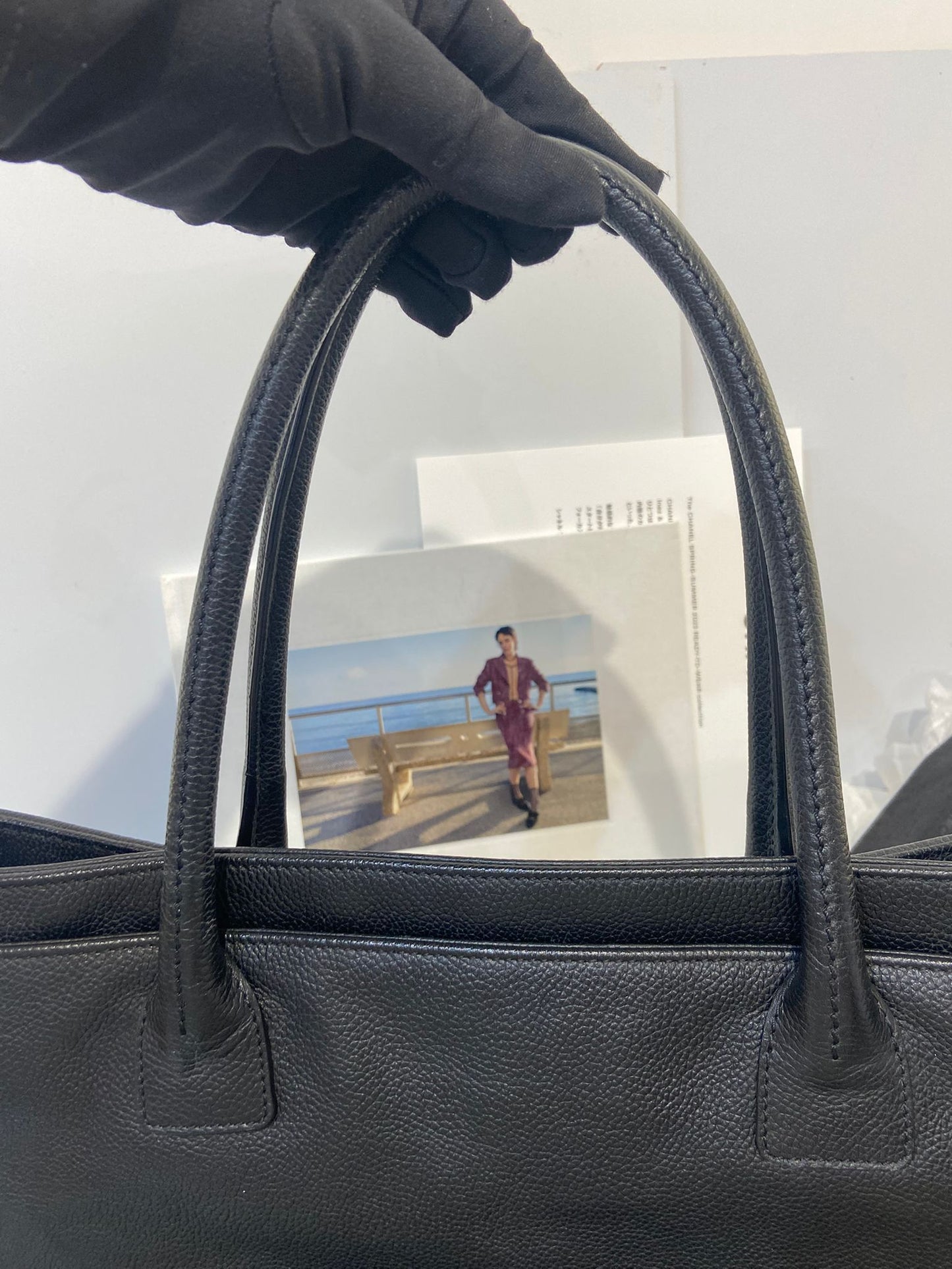 CHANEL exclutive cert tote