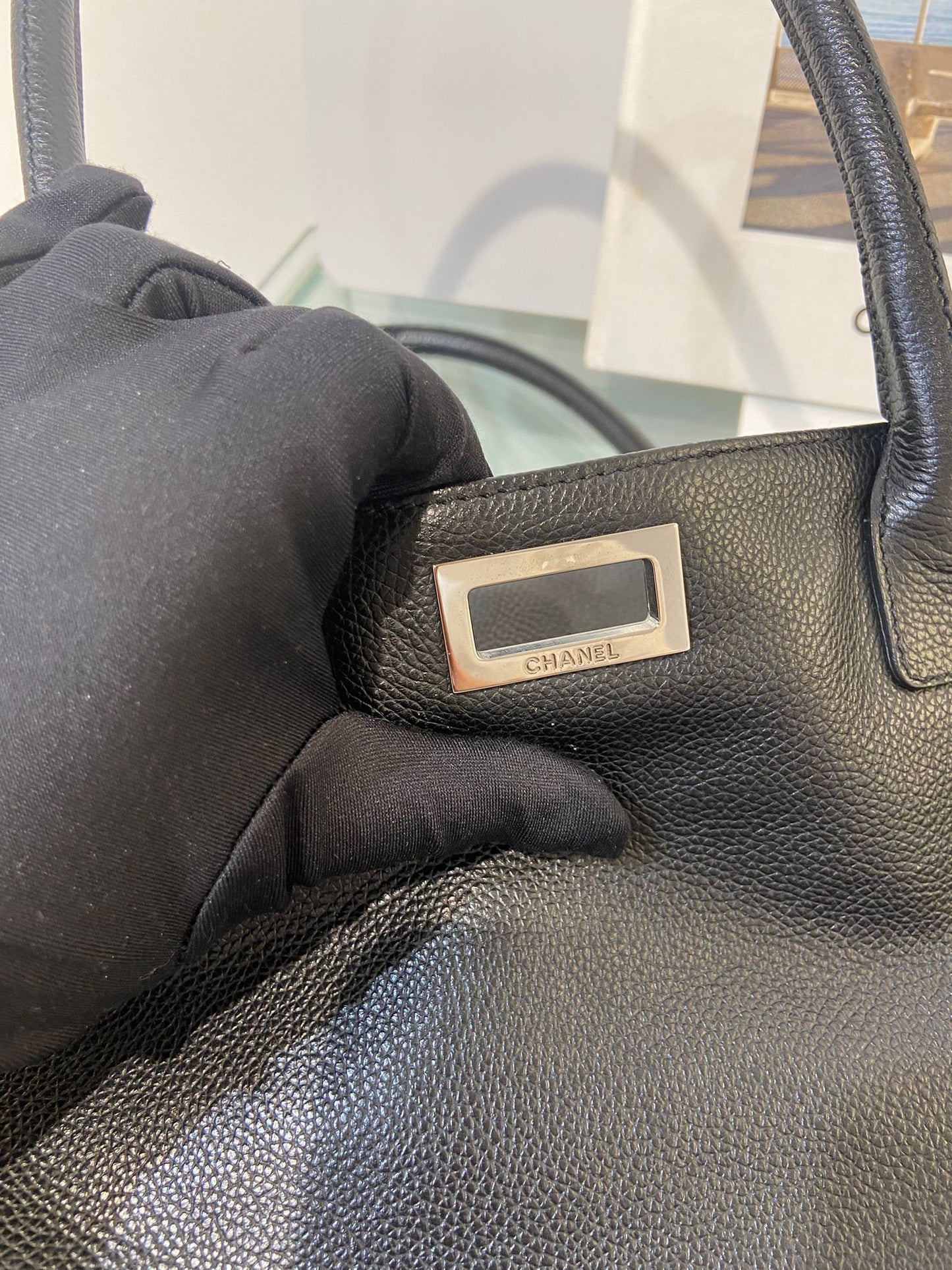 CHANEL exclutive cert tote