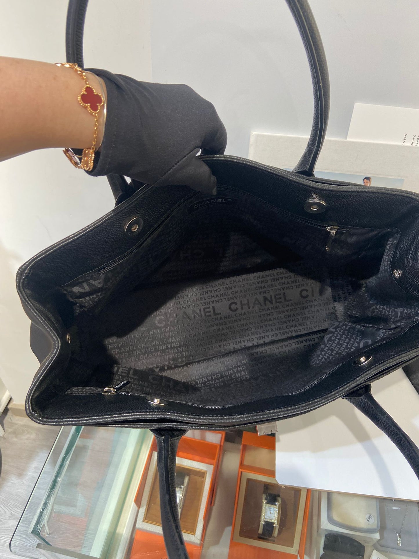 CHANEL exclutive cert tote