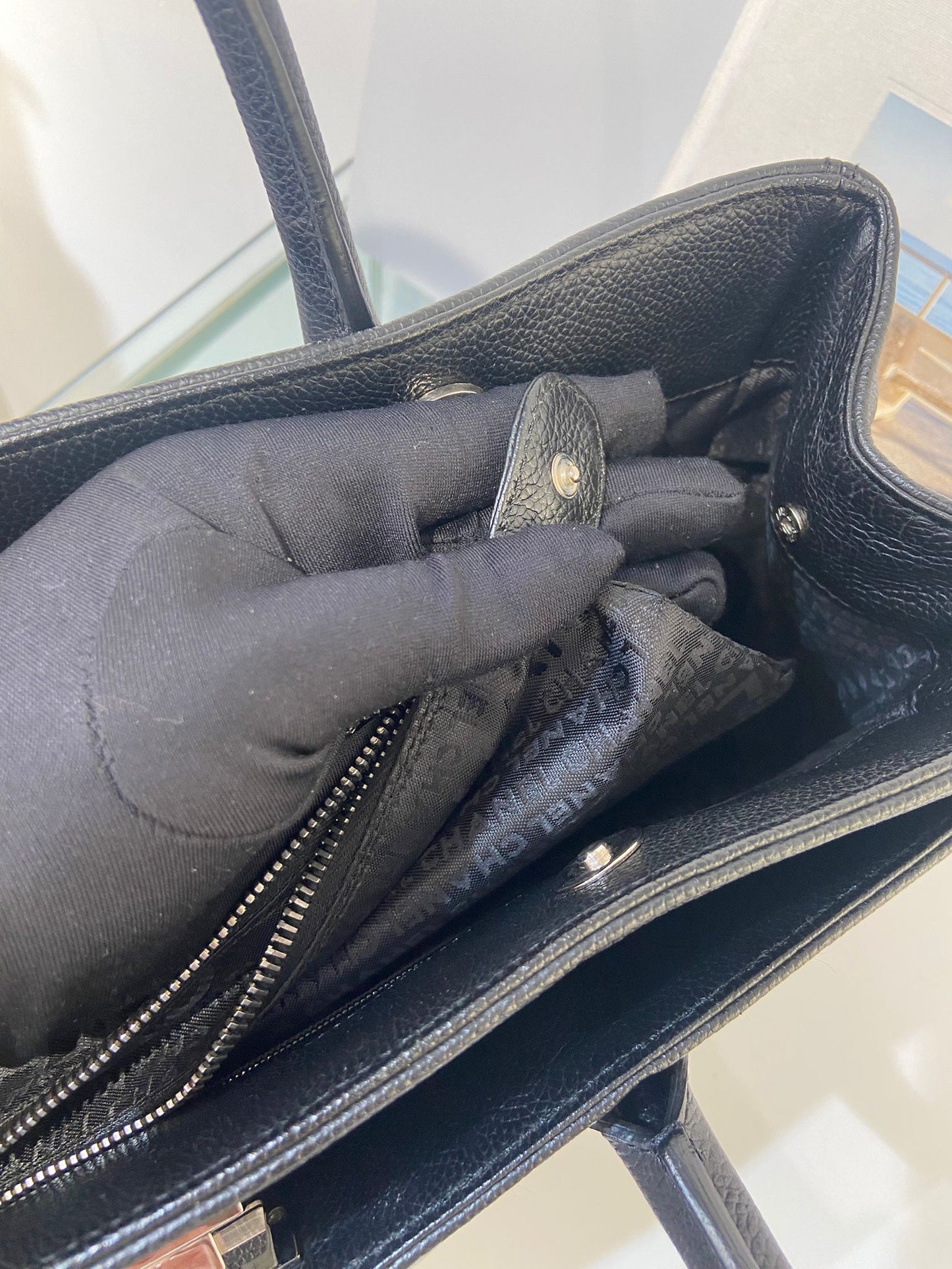 CHANEL exclutive cert tote
