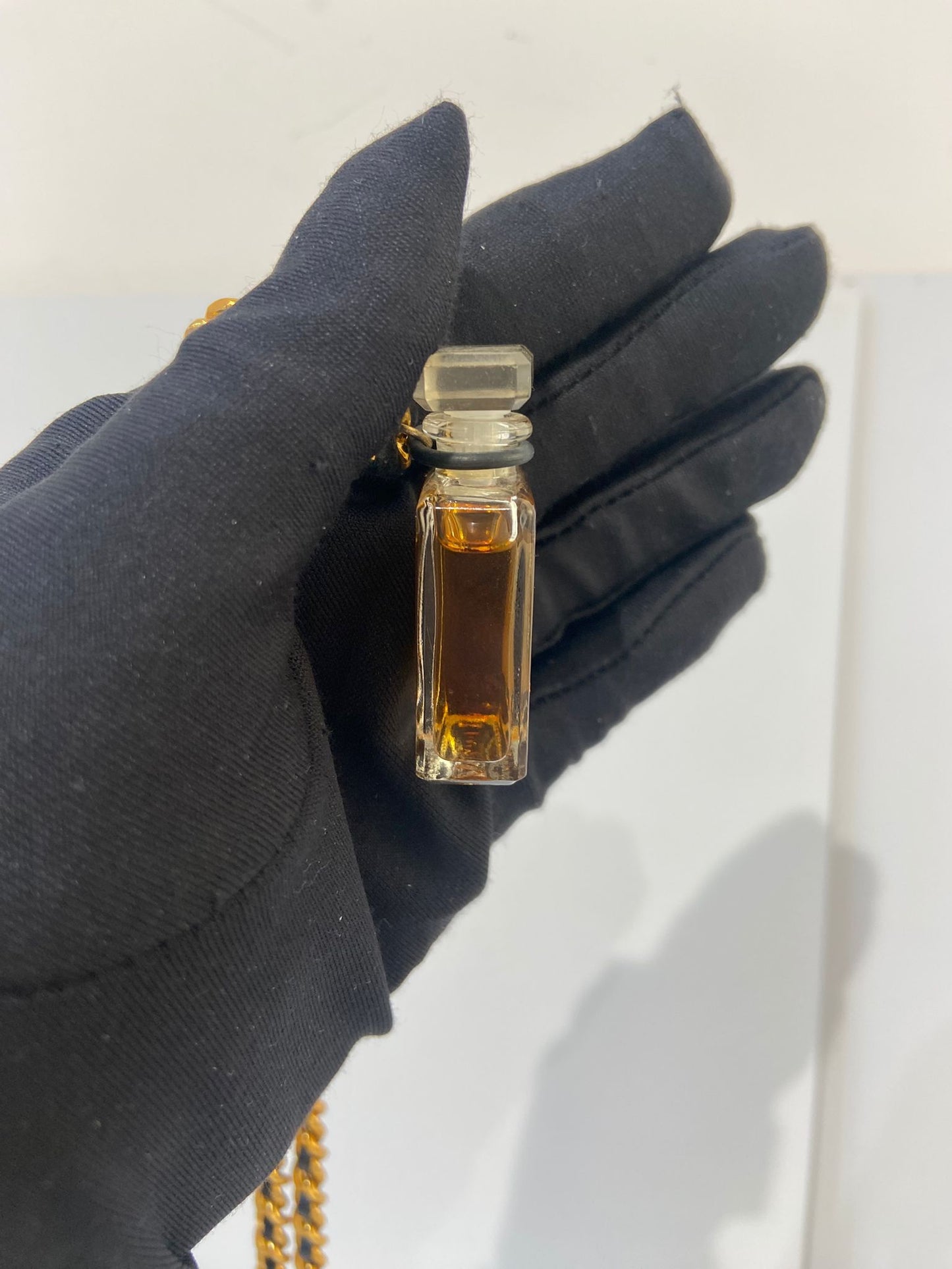 CHANEL Coco Eau de Parfum necklace