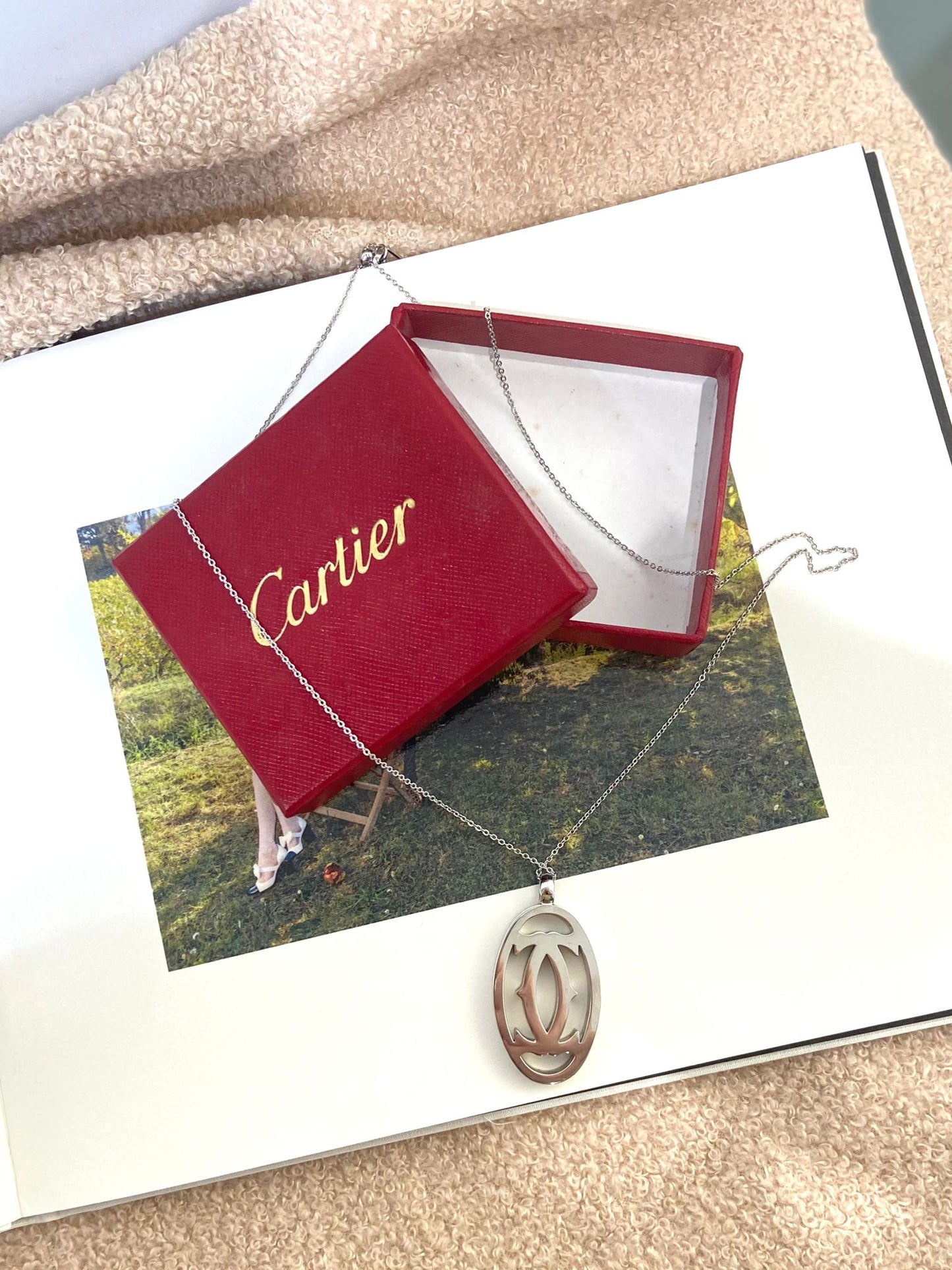 Cartier double C