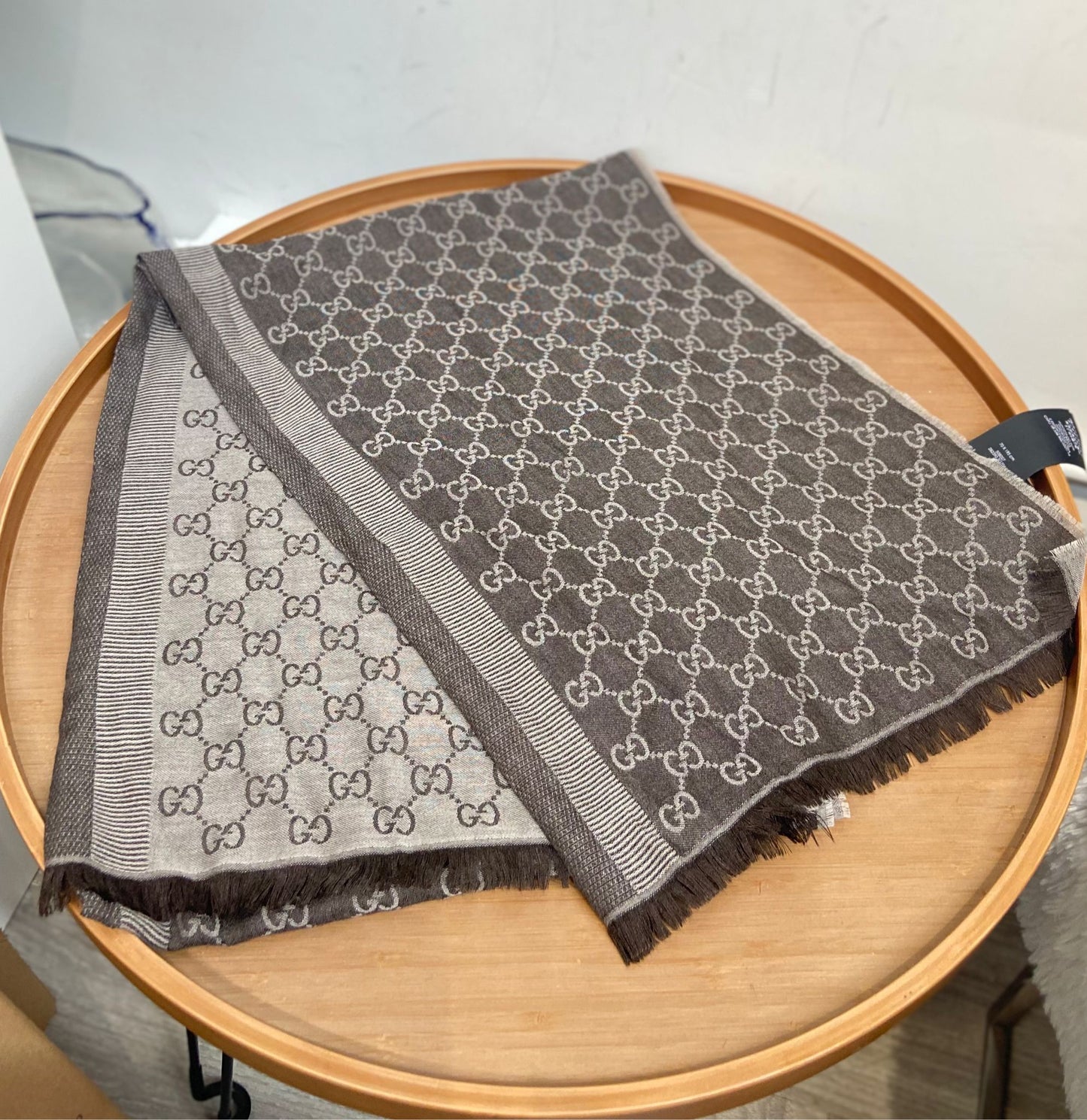 Gucci scarf 灰色深淺雙色